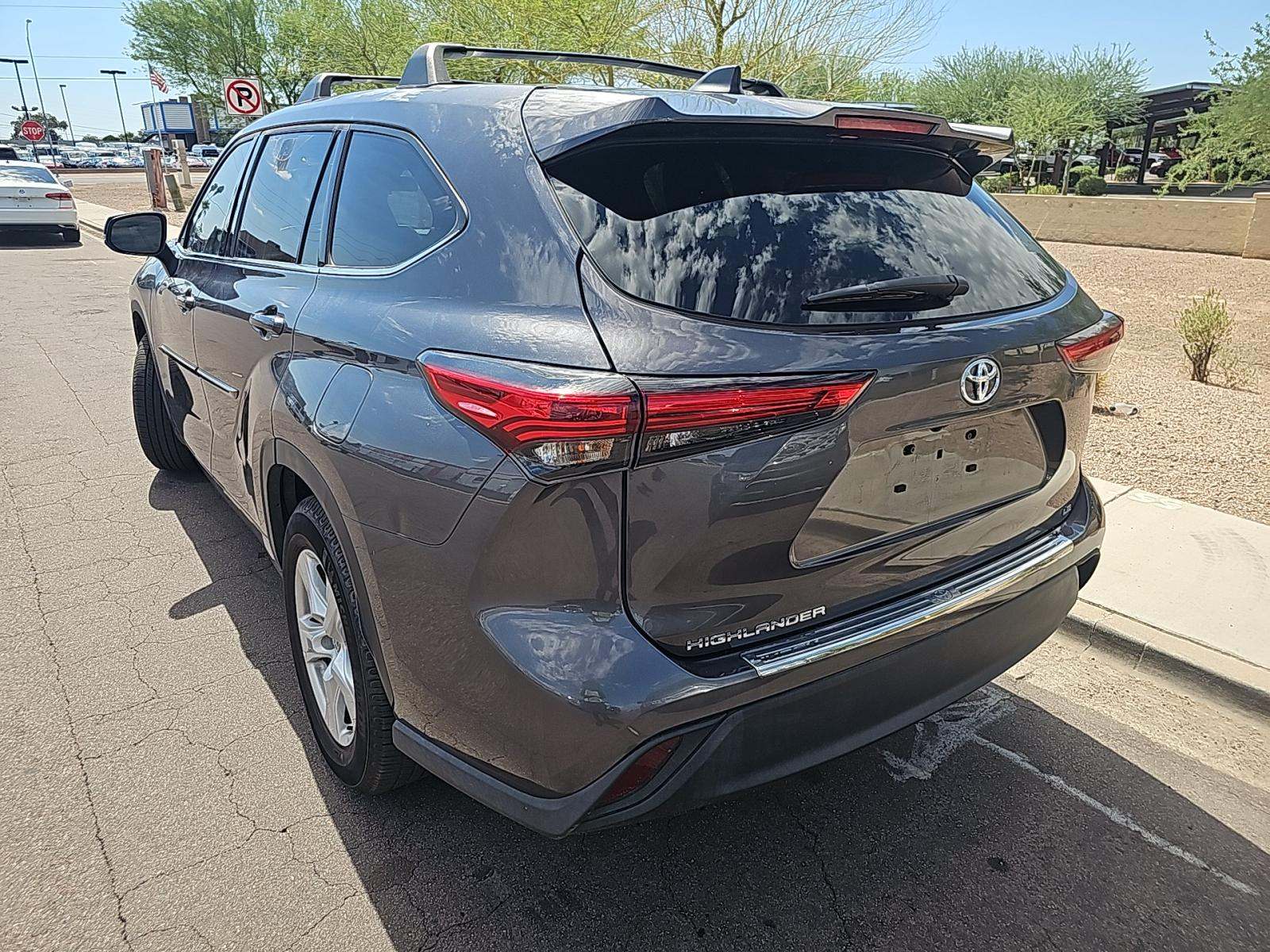 2022 Toyota Highlander LE FWD