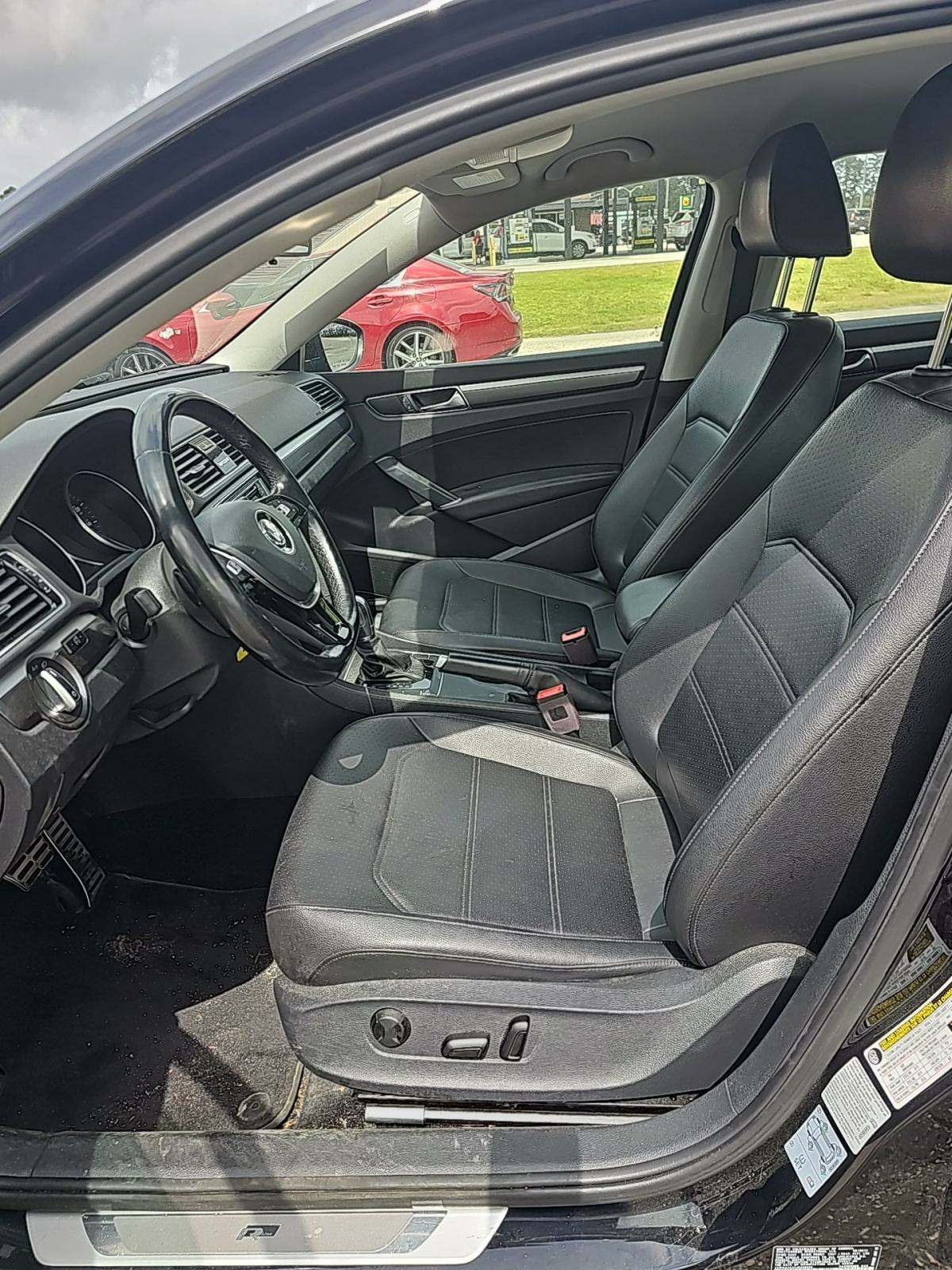 2018 Volkswagen Passat 2.0T R-Line FWD