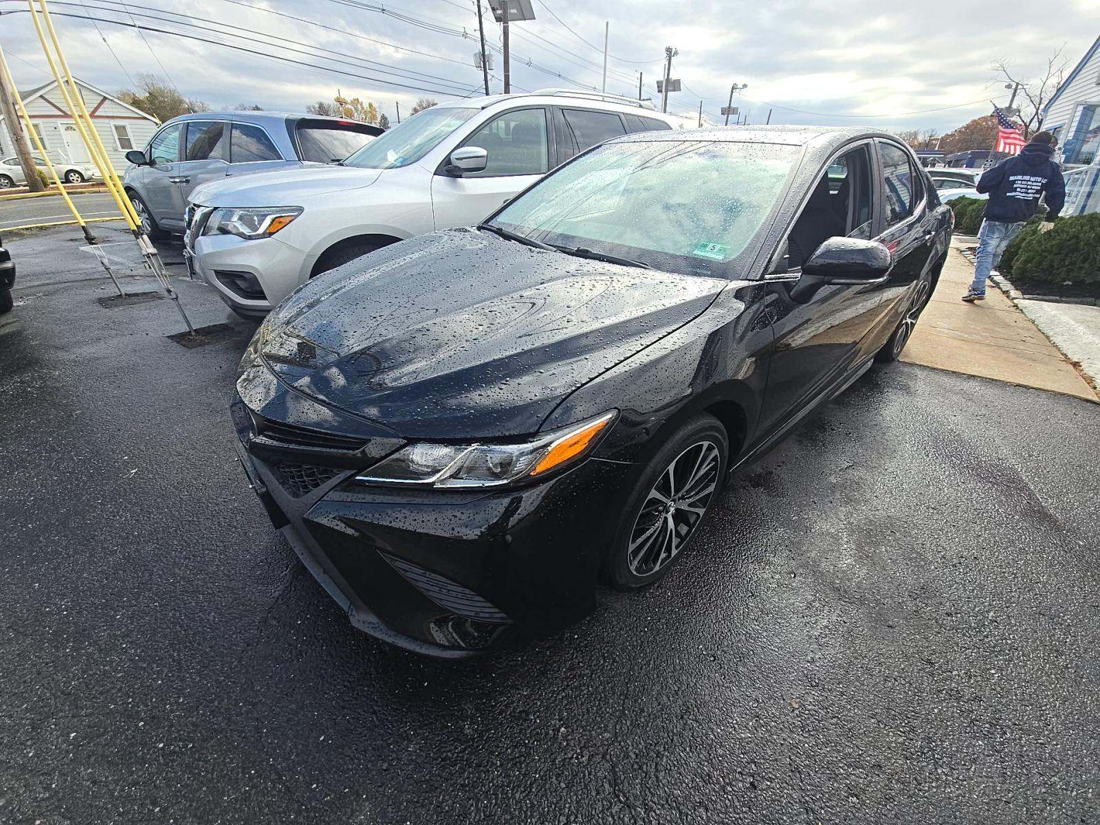 2018 Toyota Camry SE FWD