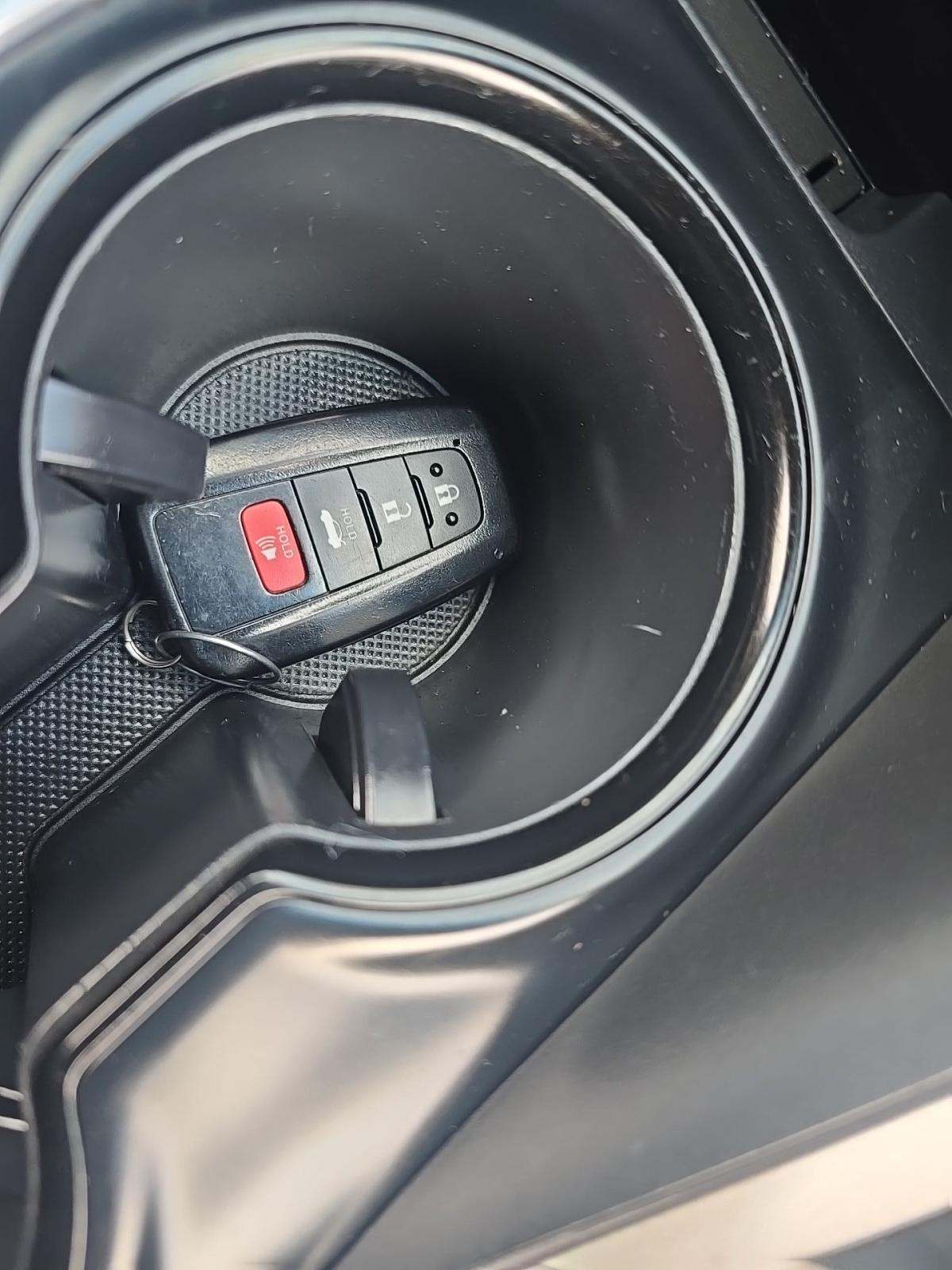 2018 Toyota Camry SE FWD