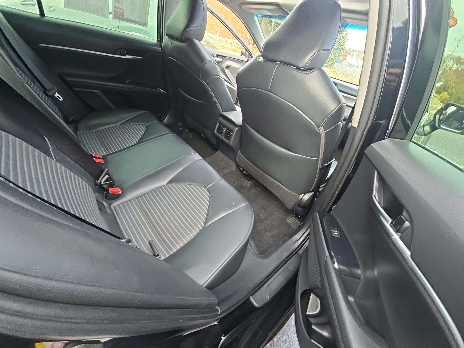 2018 Toyota Camry SE FWD