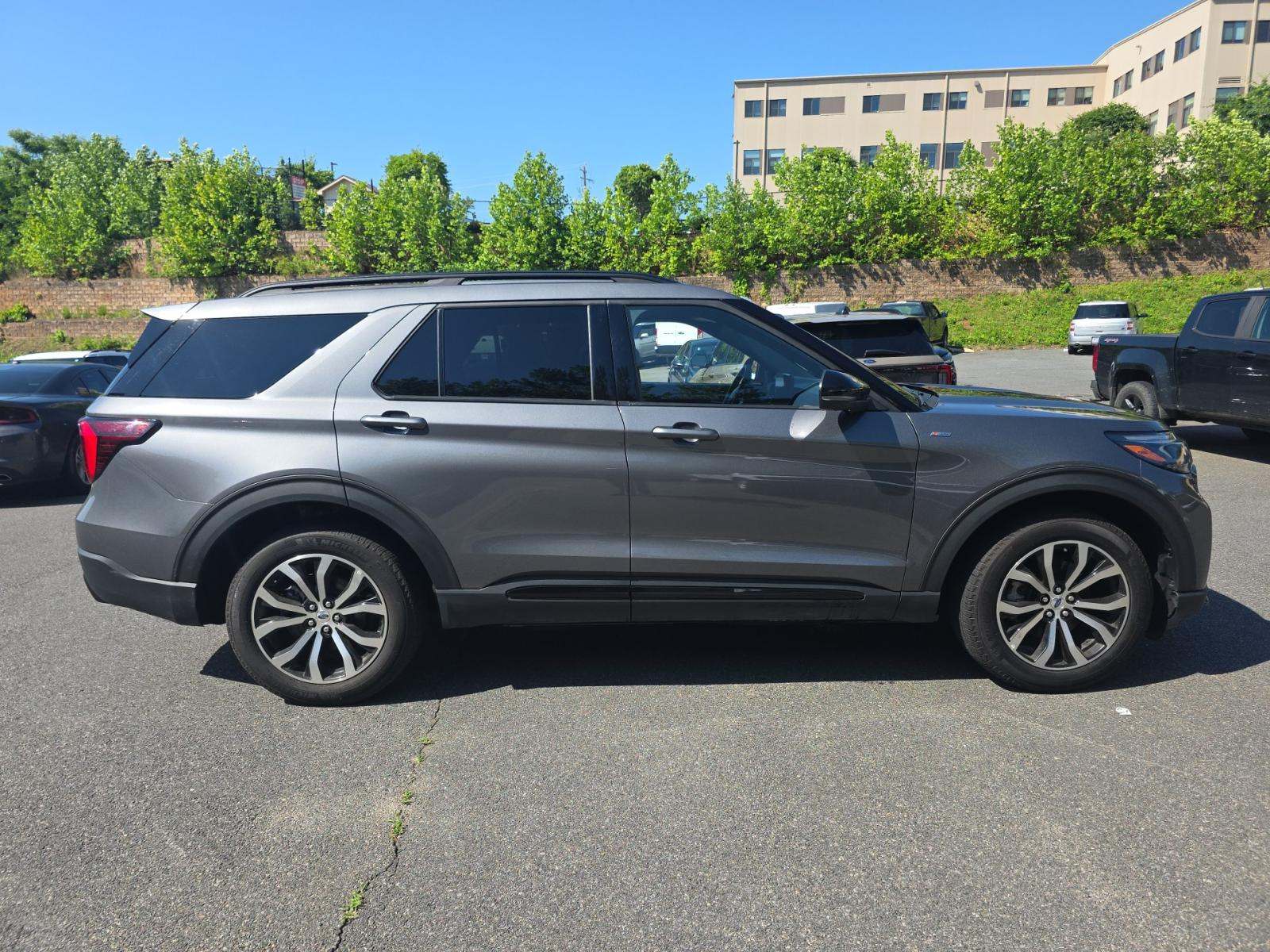 FORD EXPLORER - 4