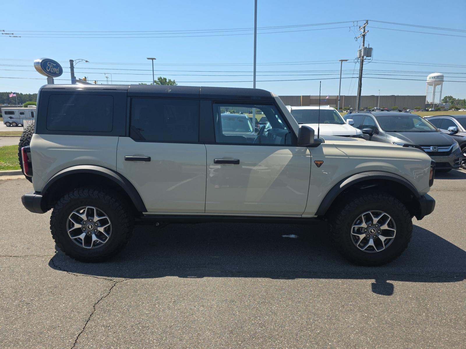 FORD BRONCO - 4