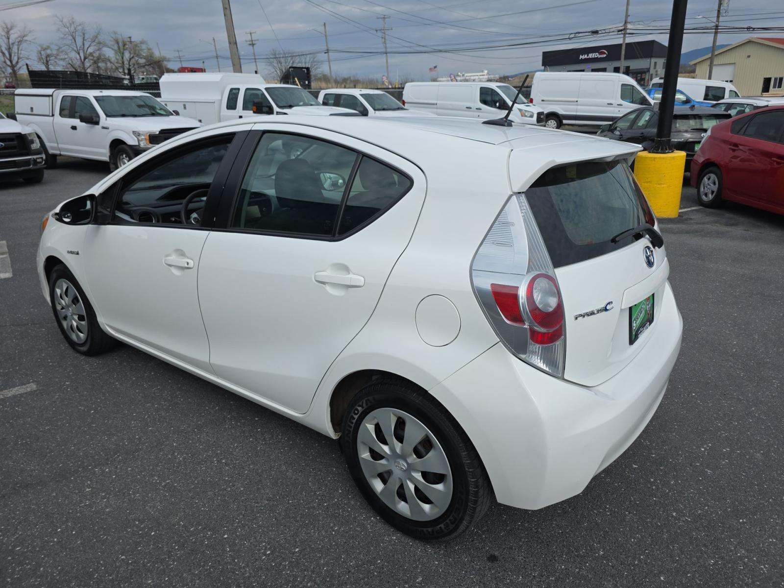 TOYOTA PRIUS - 2