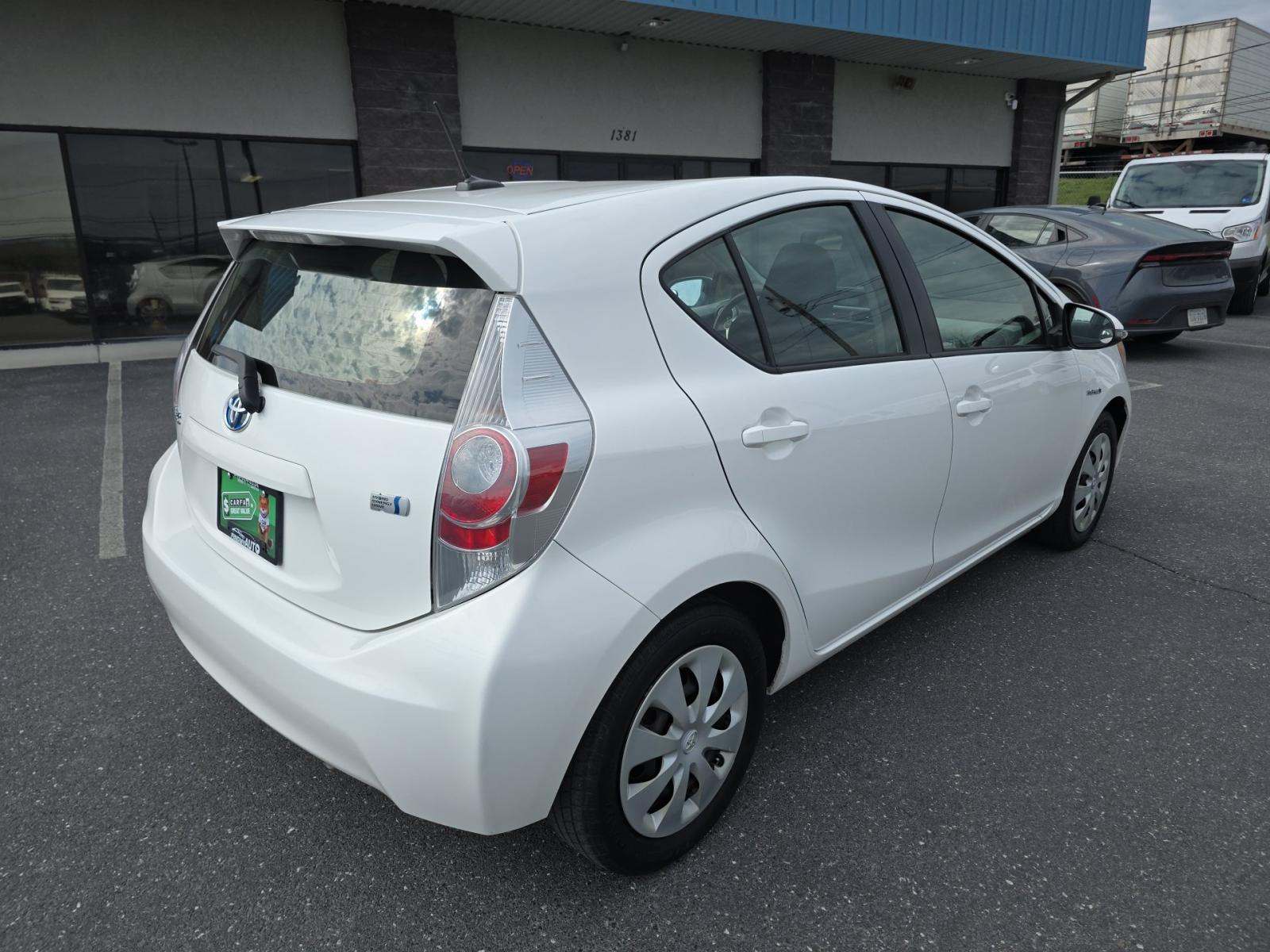 TOYOTA PRIUS - 3