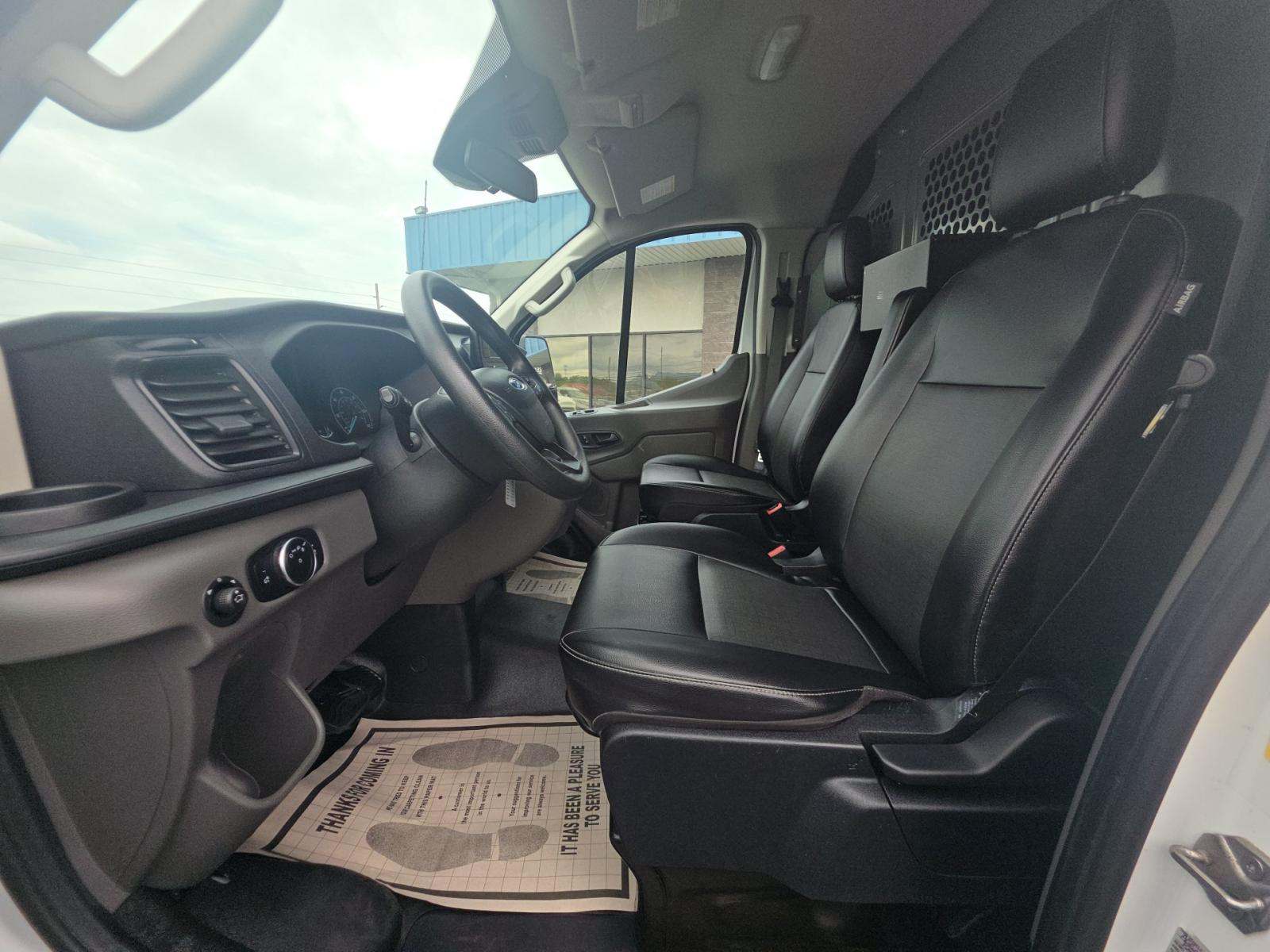 FORD TRANSIT 150 - 6