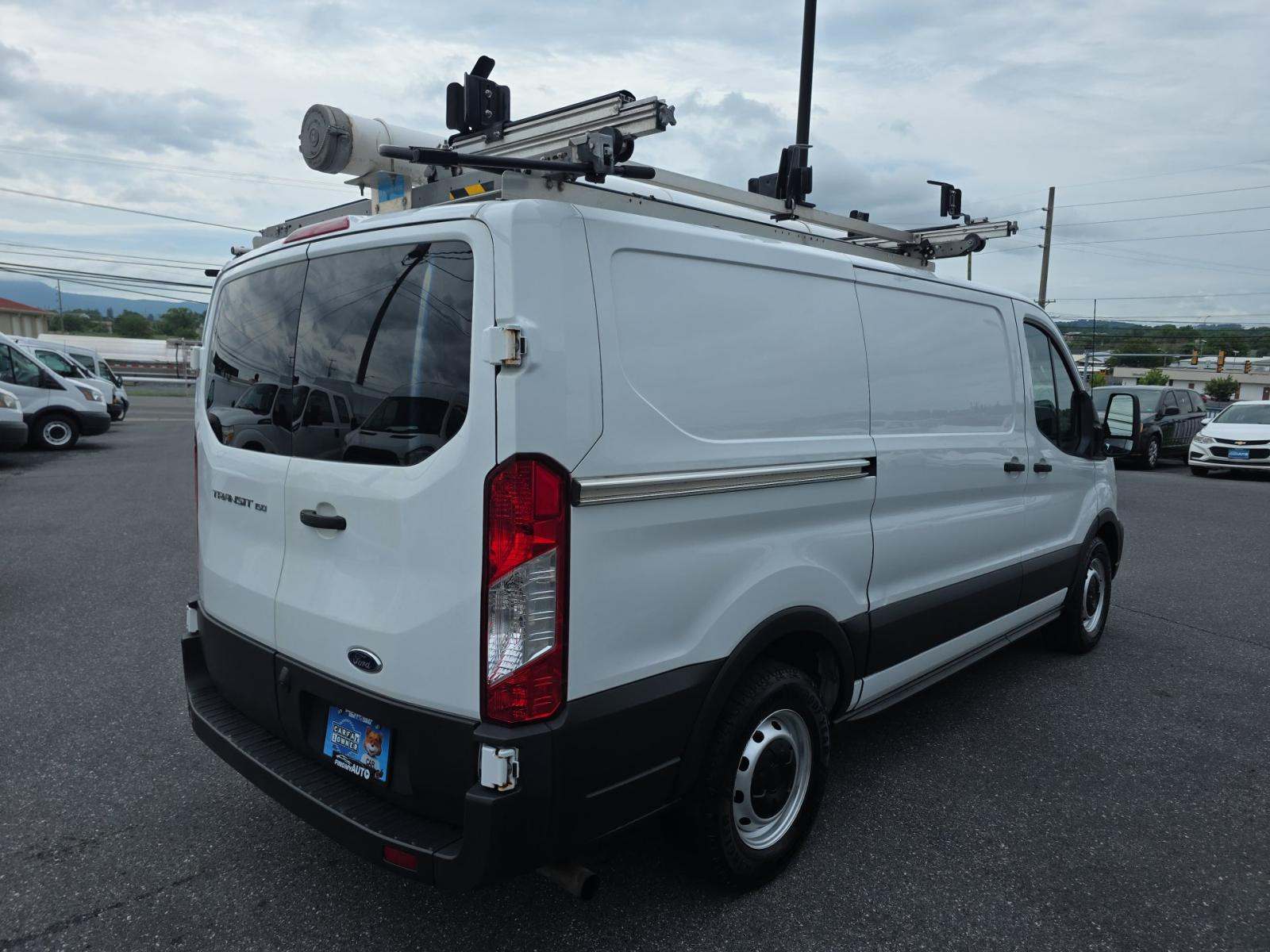 FORD TRANSIT 150 - 3