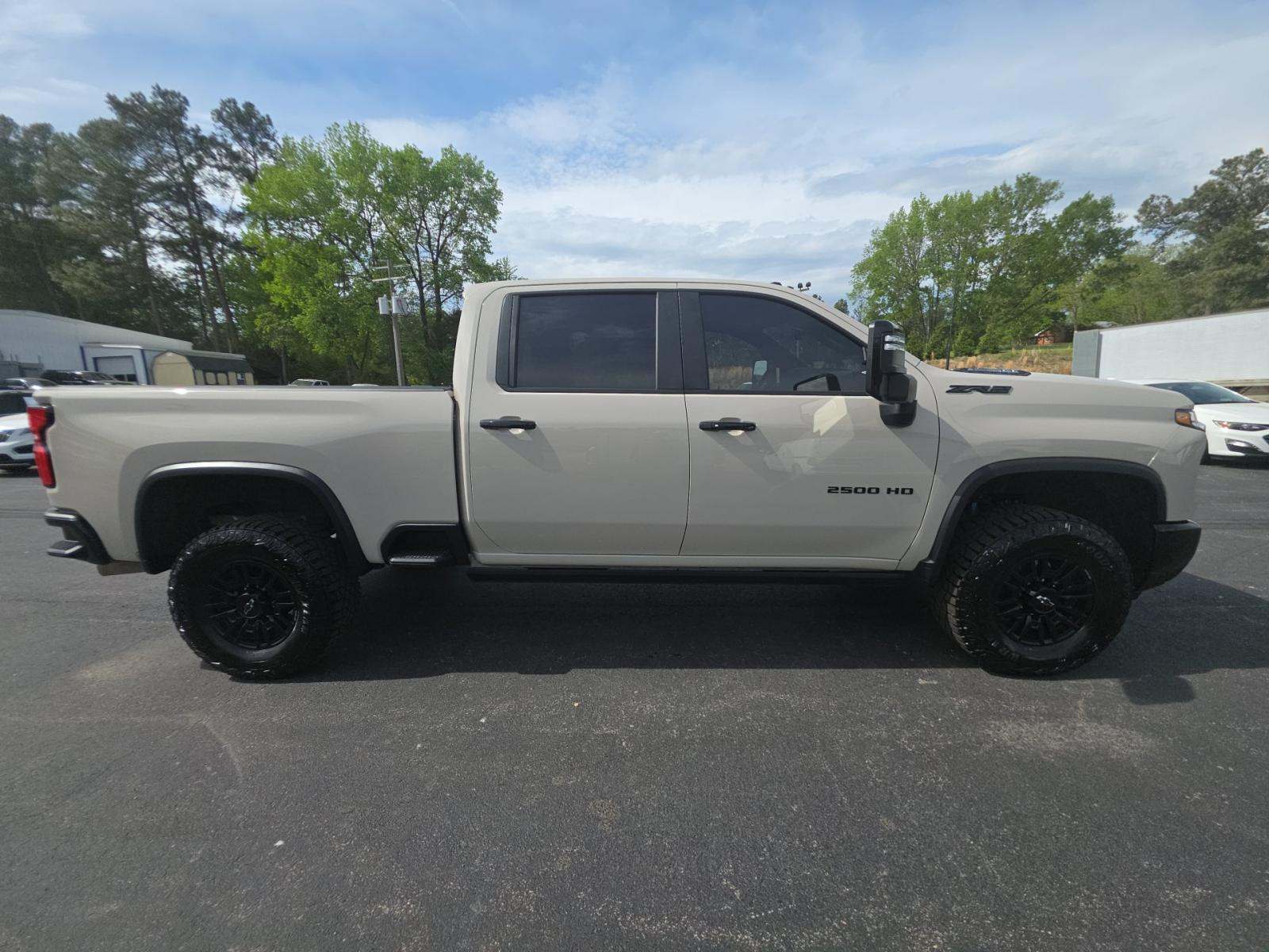 CHEVROLET SILVERADO - 4