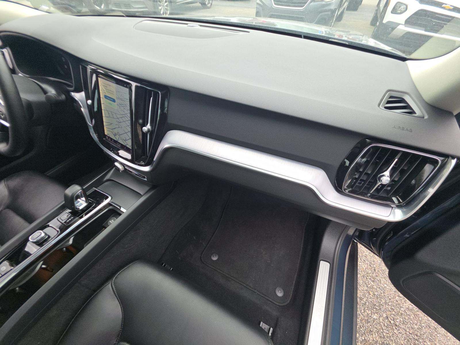2023 Volvo S60 B5 Core Dark Theme AWD