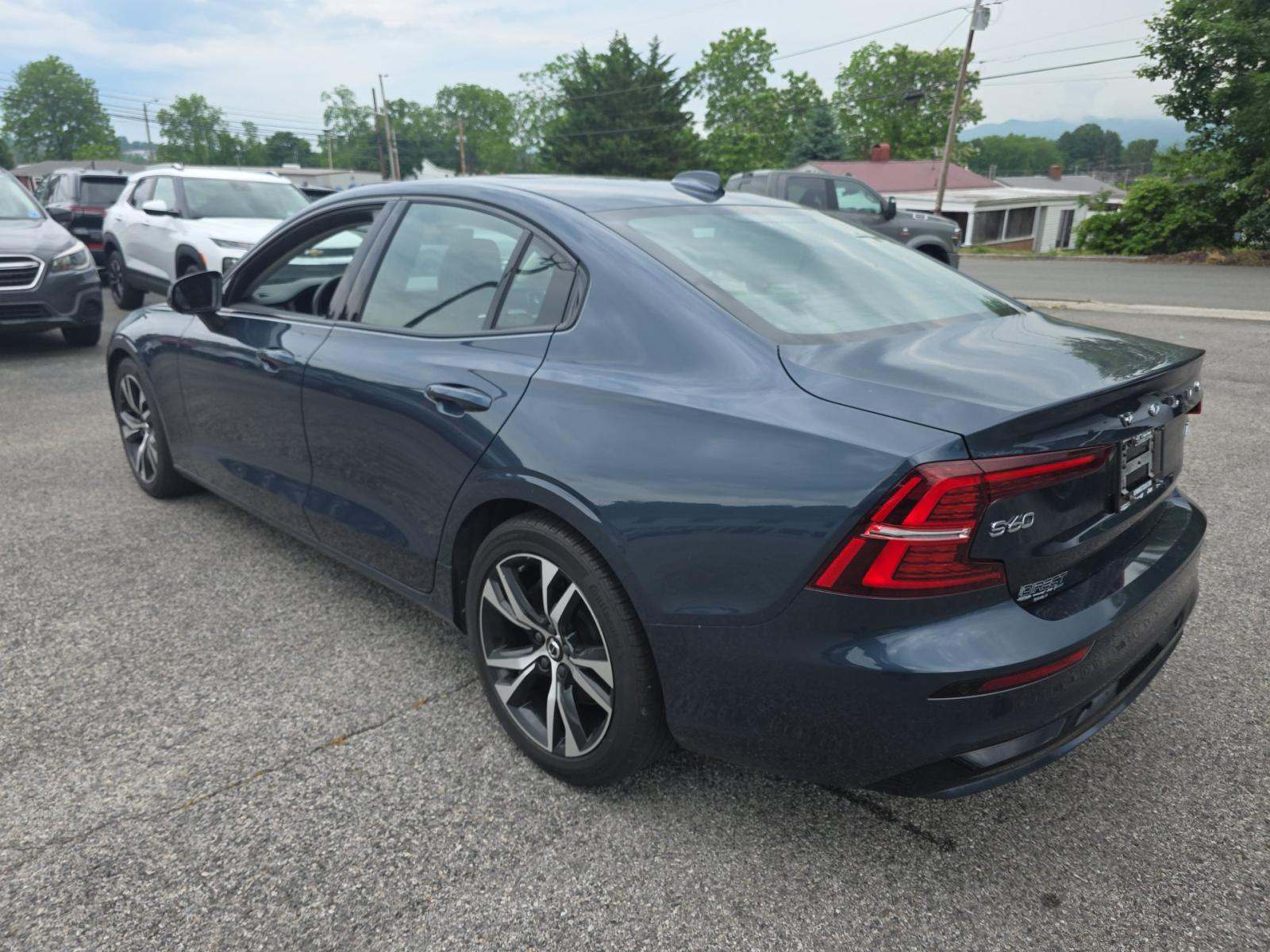 2023 Volvo S60 B5 Core Dark Theme AWD