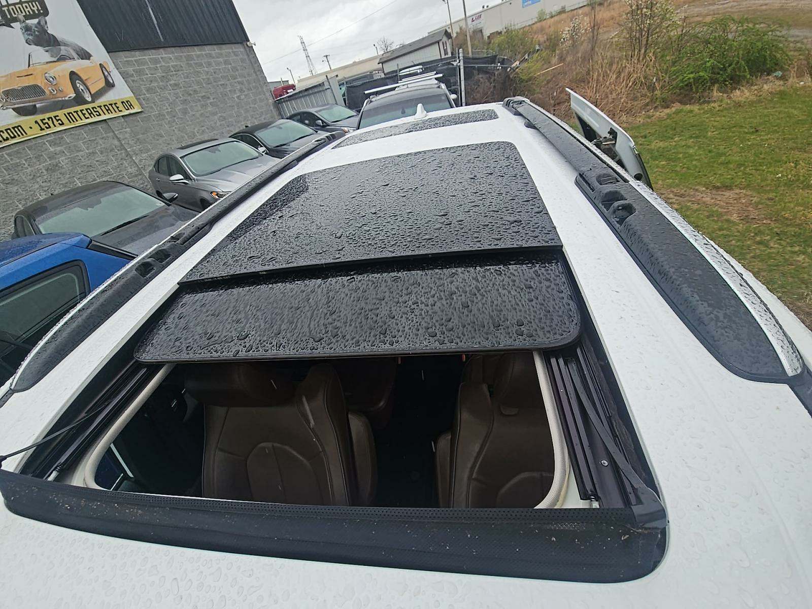 2019 Chrysler Pacifica Limited FWD