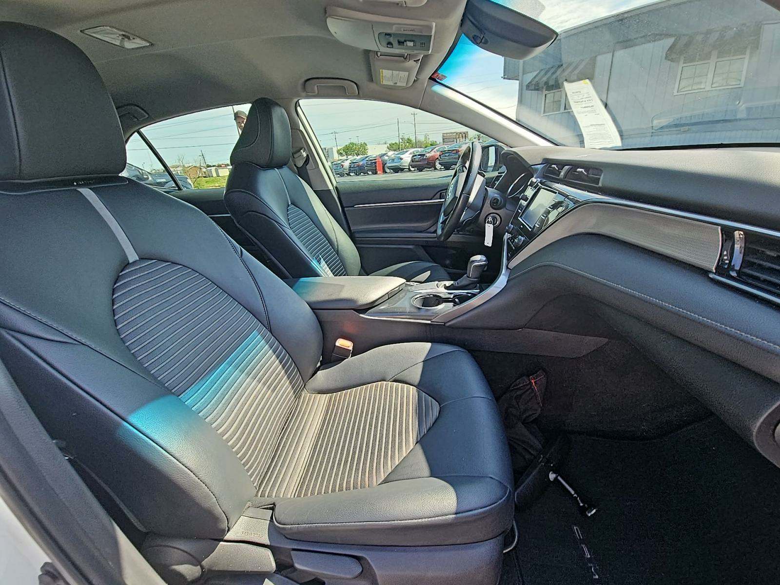 2020 Toyota Camry SE Nightshade FWD