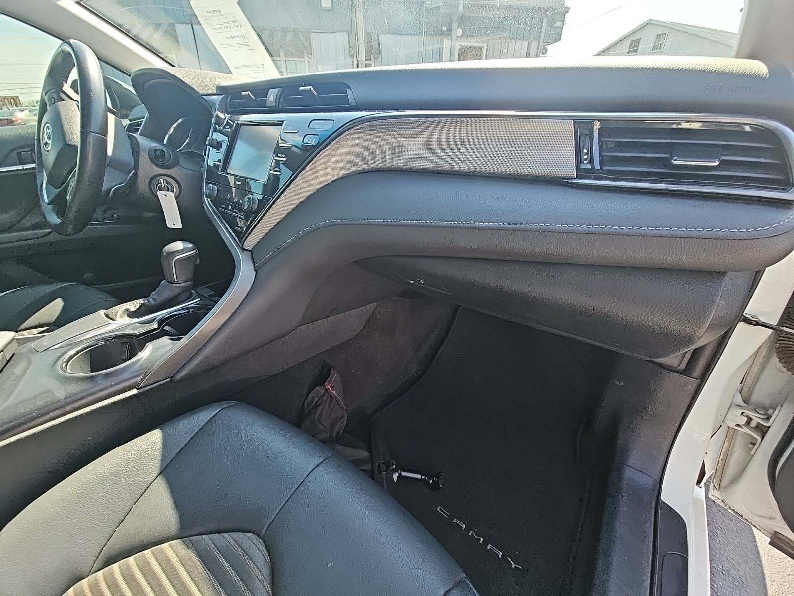 2020 Toyota Camry SE Nightshade FWD