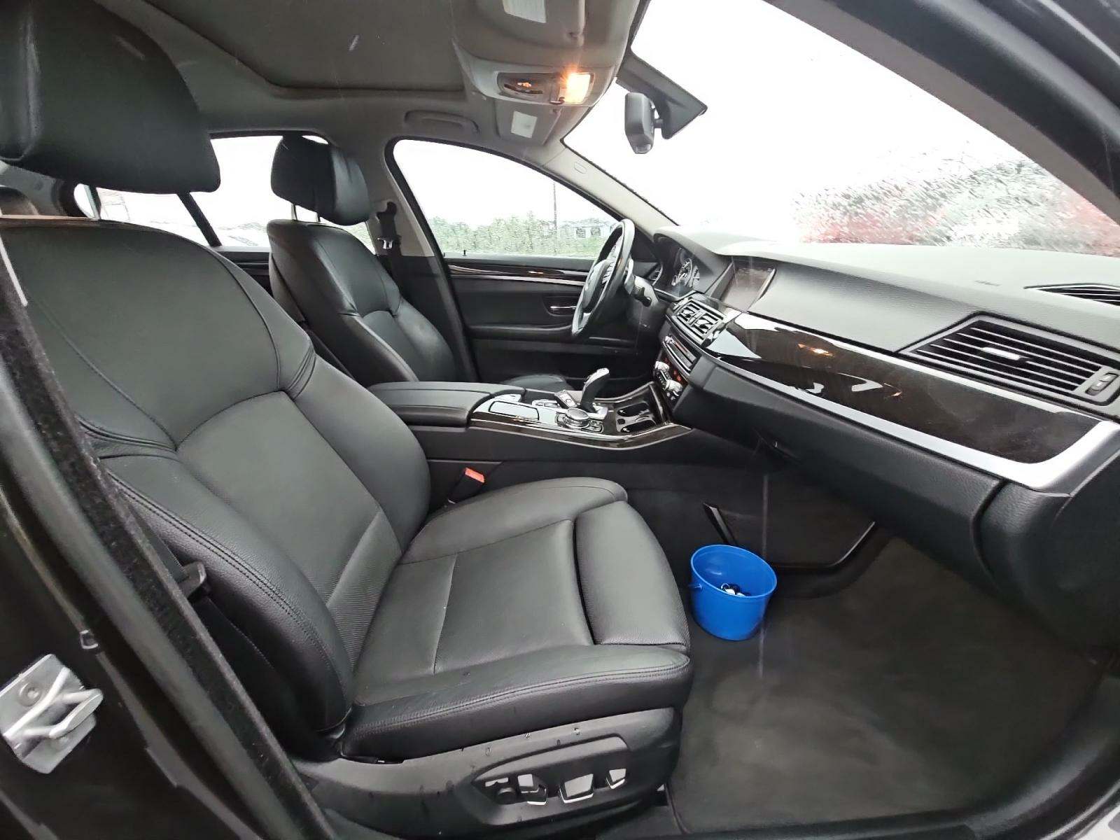 2016 BMW 5 Series 528i RWD