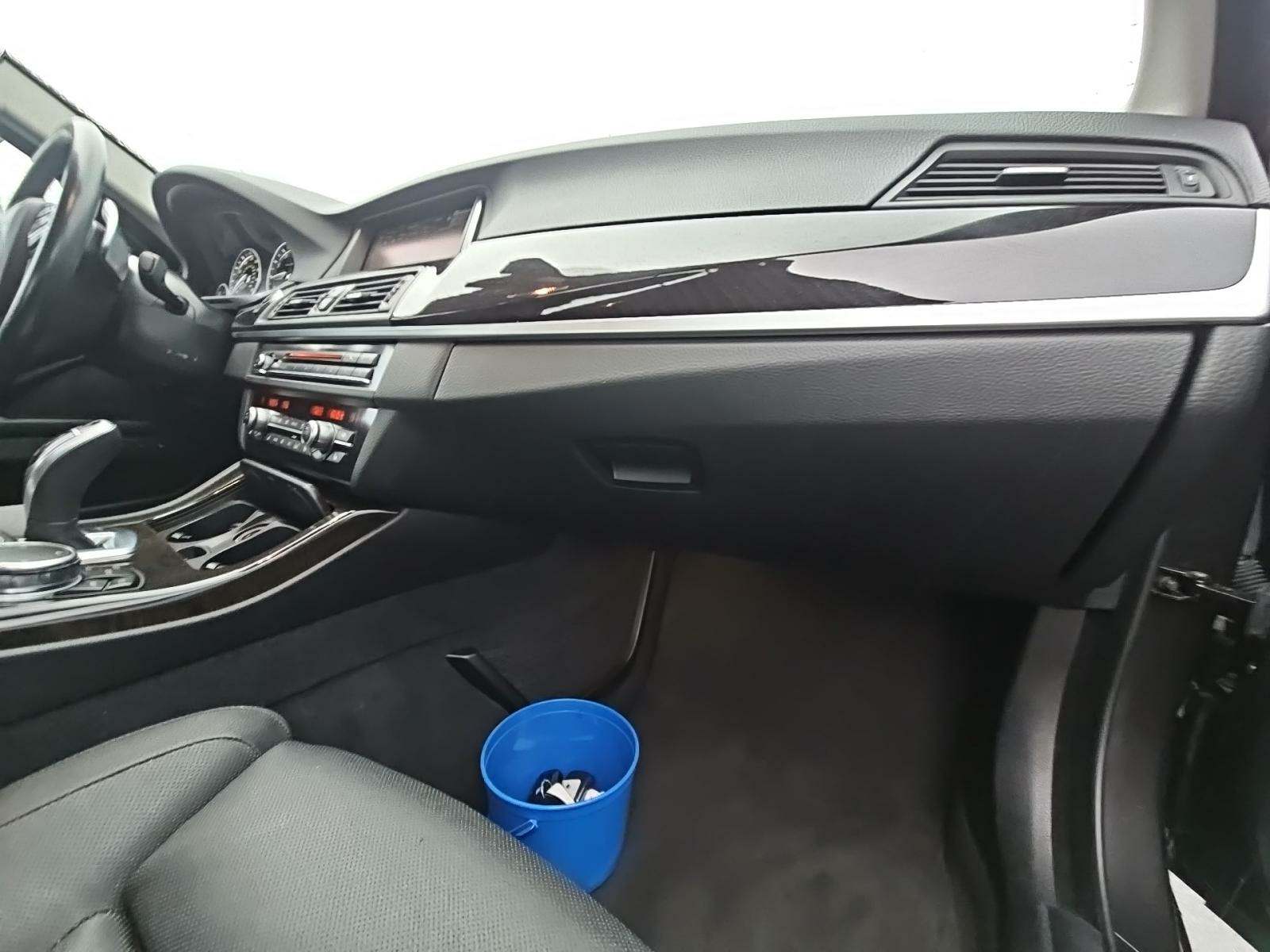 2016 BMW 5 Series 528i RWD