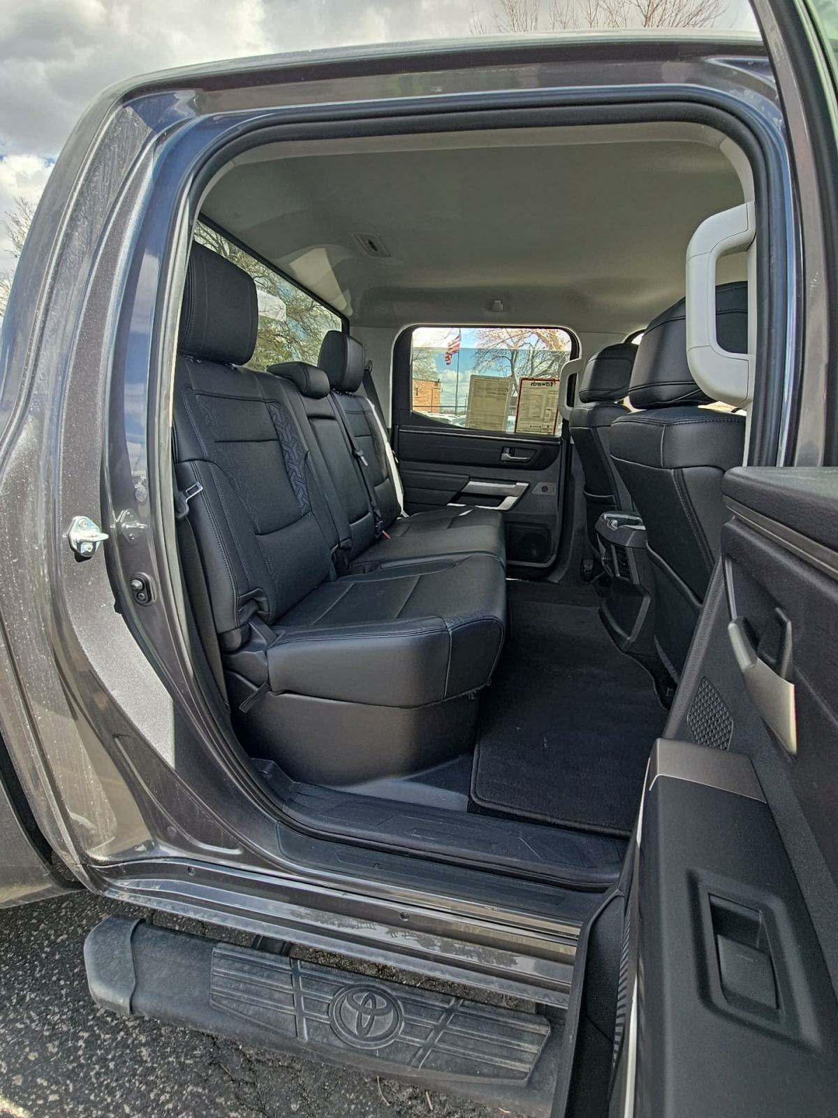 2022 Toyota Tundra SR5 AWD