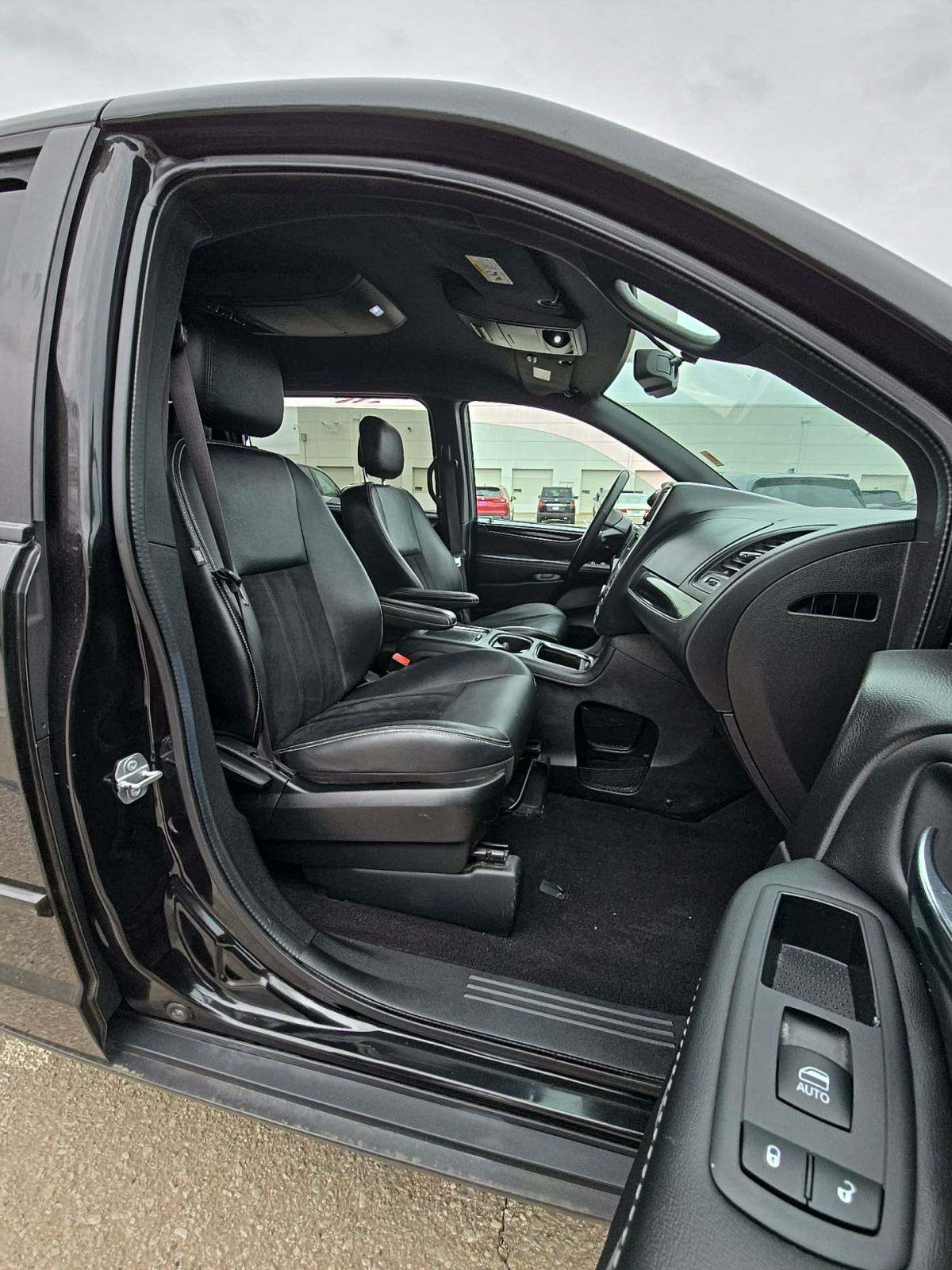 2017 Dodge Grand Caravan SXT FWD