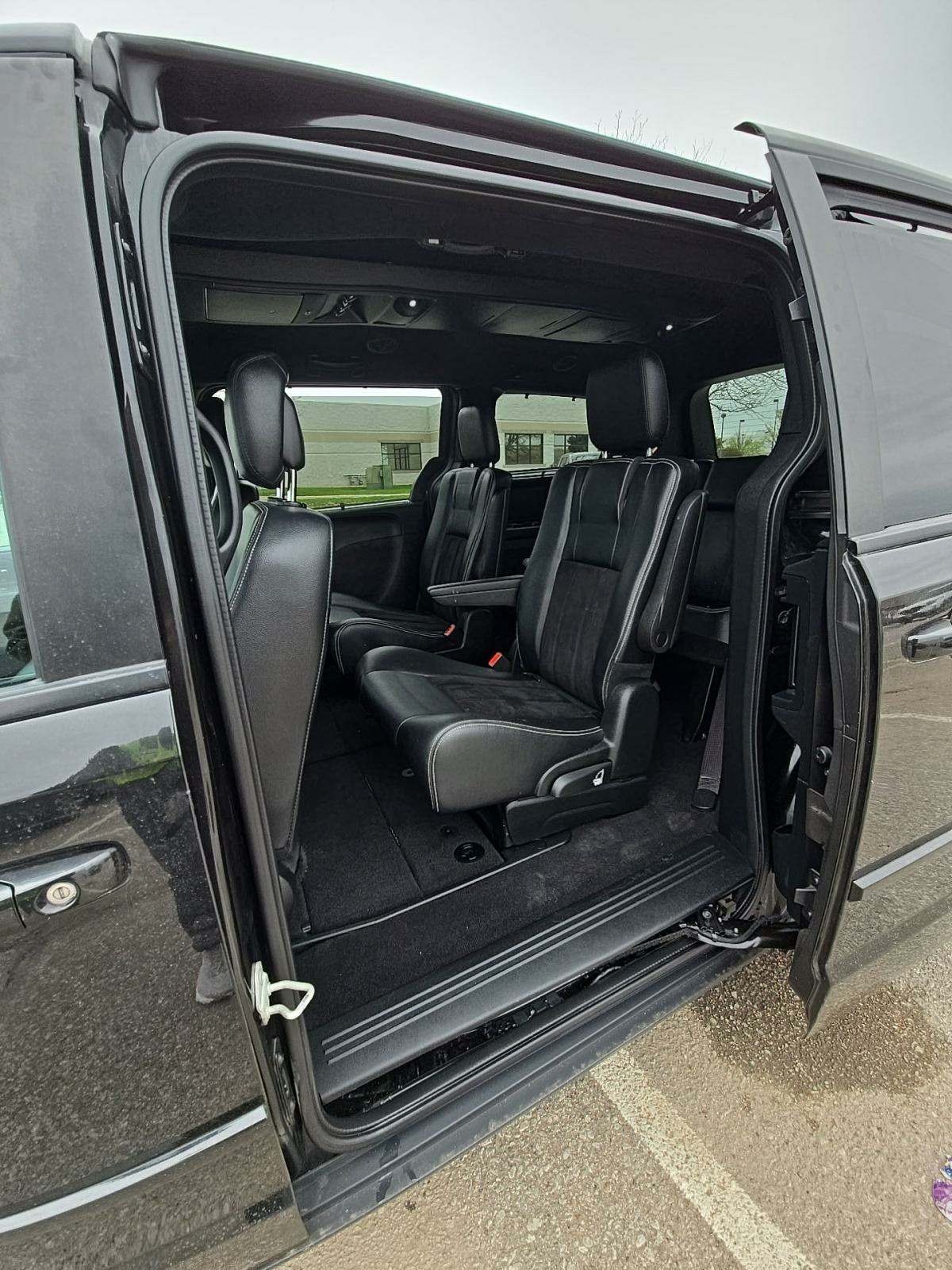 2017 Dodge Grand Caravan SXT FWD