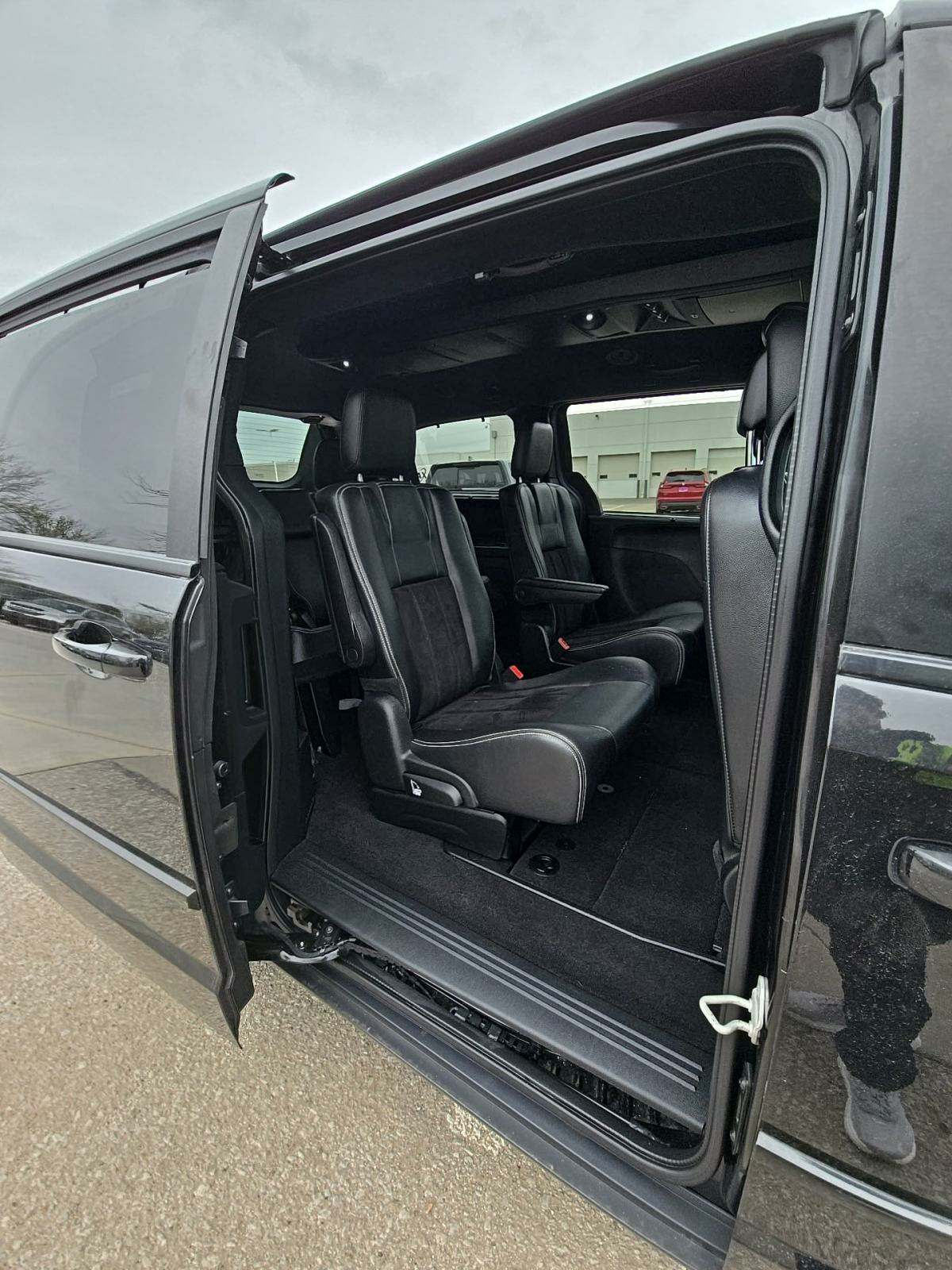 2017 Dodge Grand Caravan SXT FWD