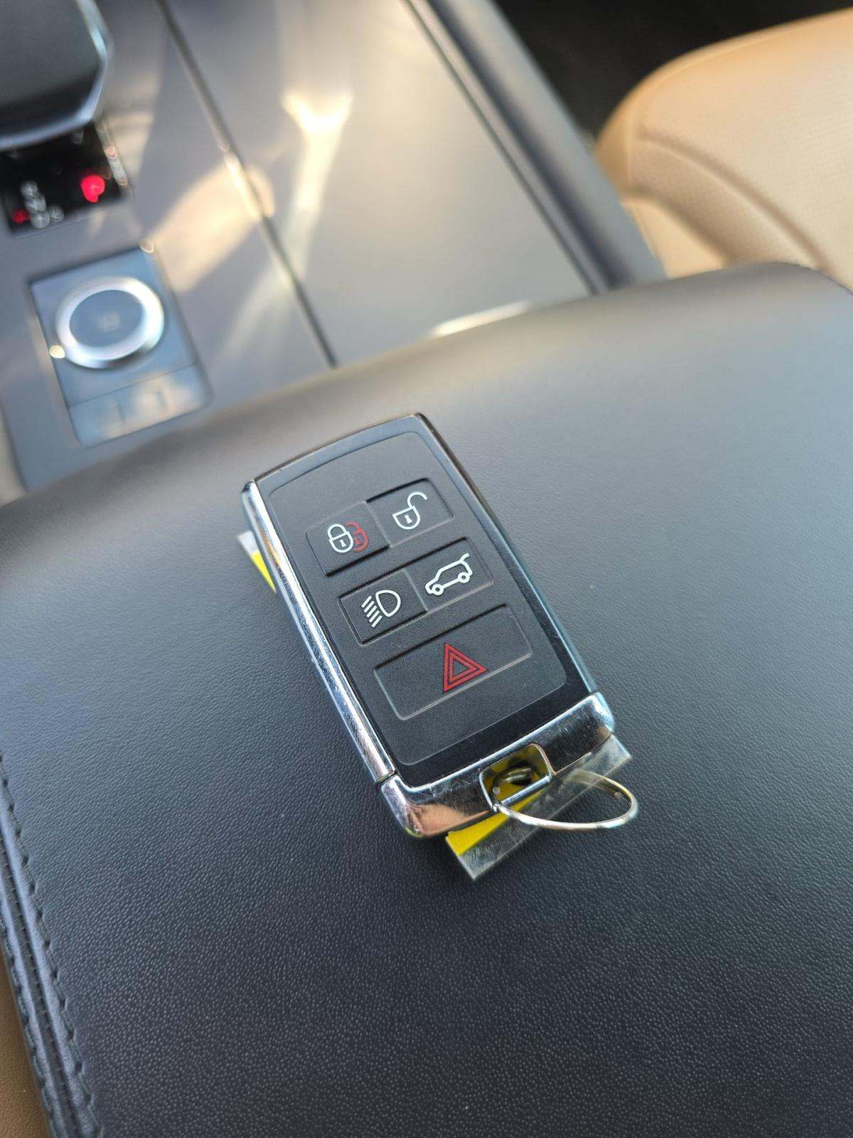 2023 Land Rover Discovery R-Dynamic HSE AWD