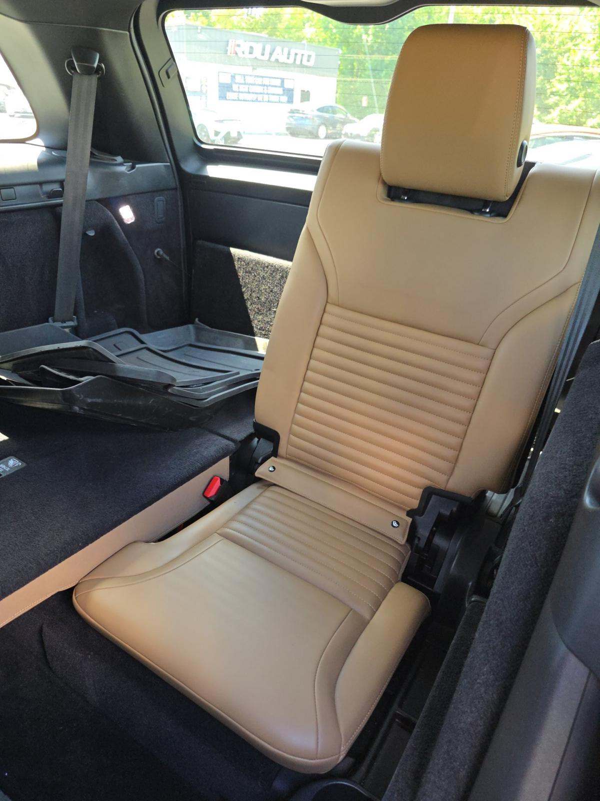 2023 Land Rover Discovery R-Dynamic HSE AWD