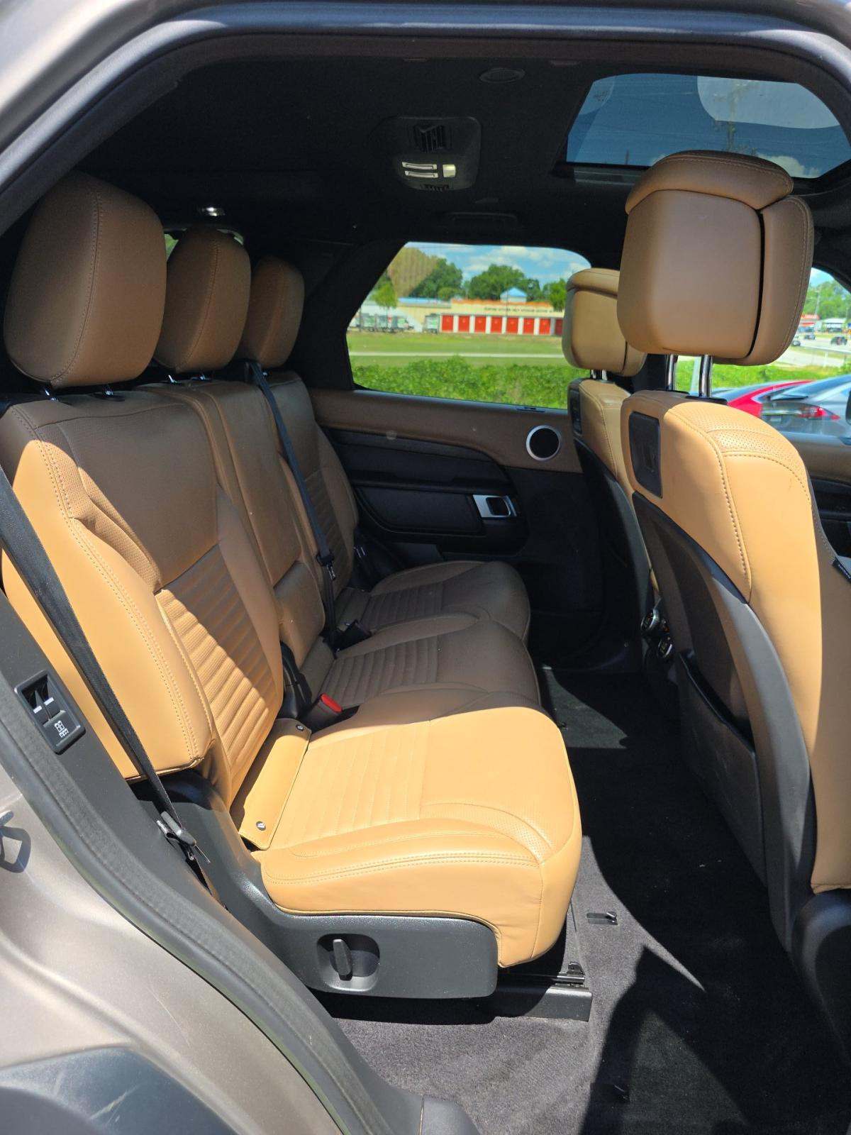 2023 Land Rover Discovery R-Dynamic HSE AWD
