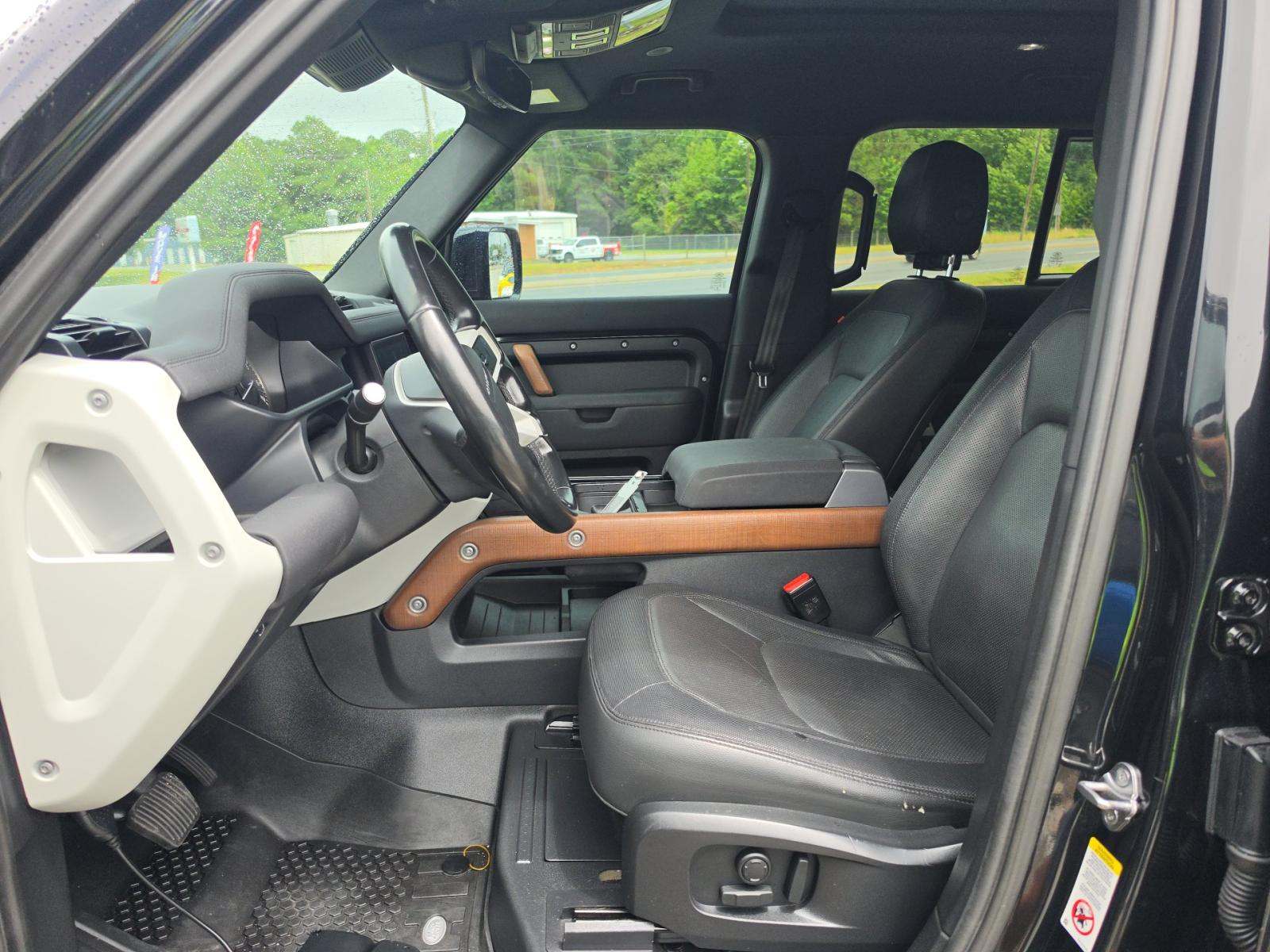 2023 Land Rover Defender 110 X-Dynamic SE AWD