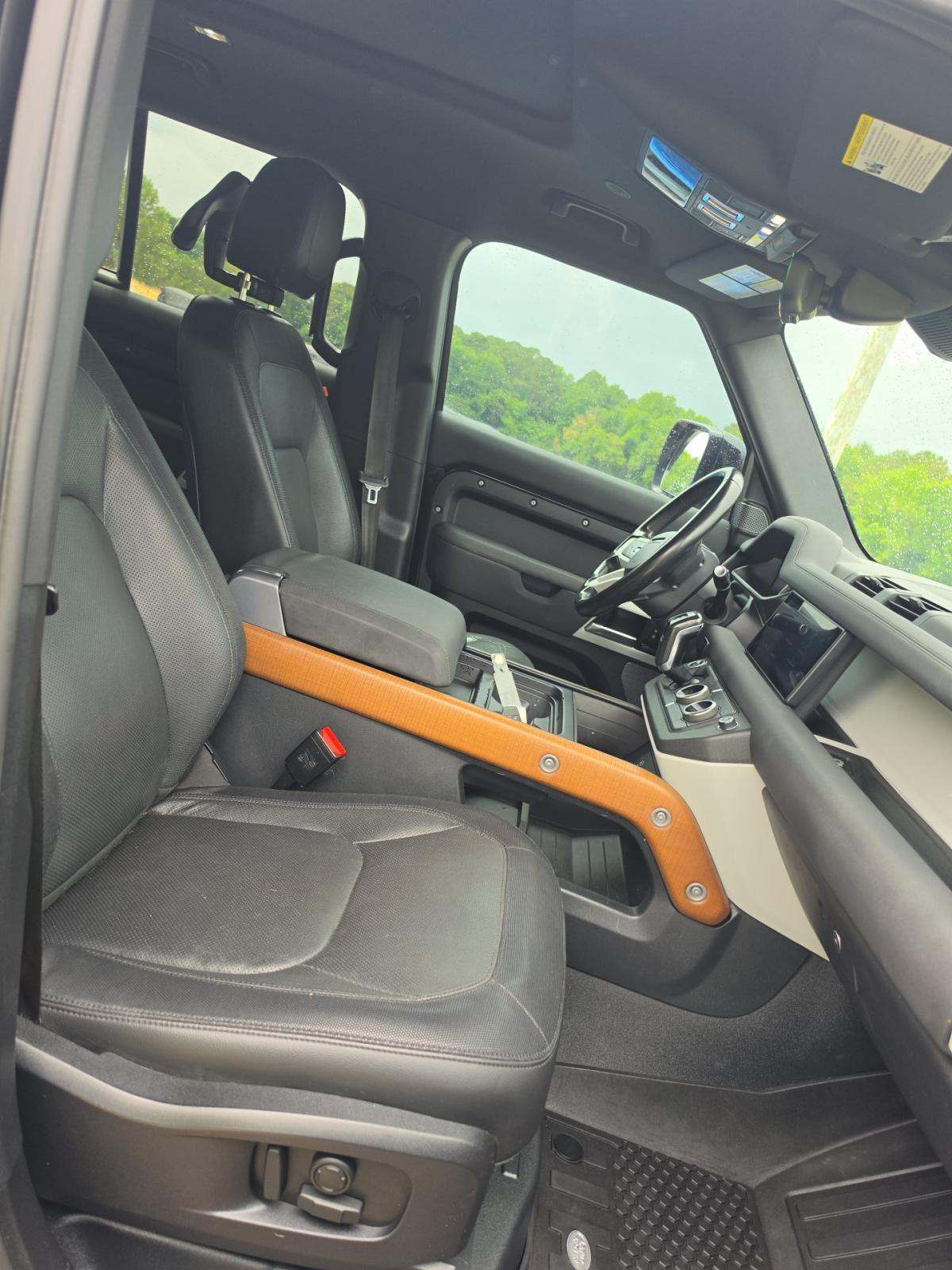2023 Land Rover Defender 110 X-Dynamic SE AWD