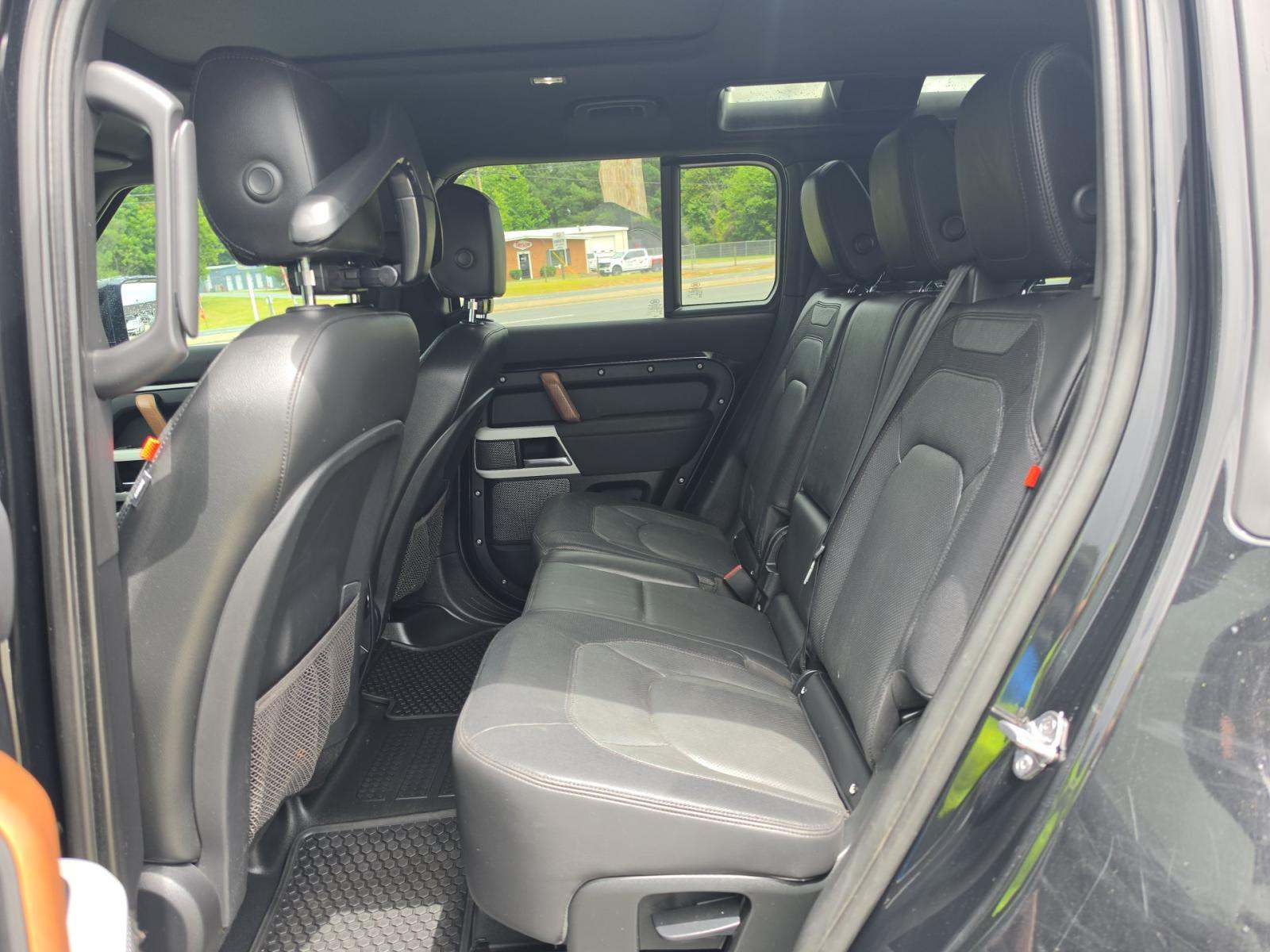 2023 Land Rover Defender 110 X-Dynamic SE AWD