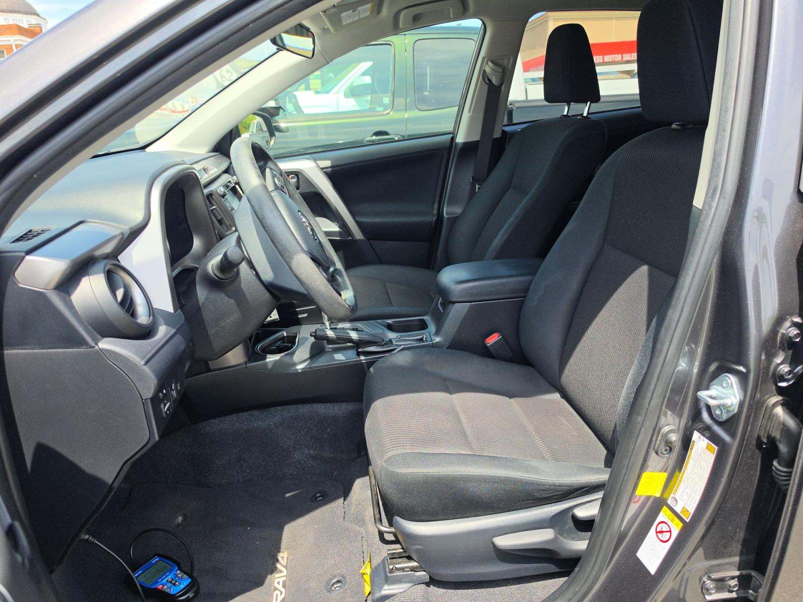 2017 Toyota RAV4 LE FWD