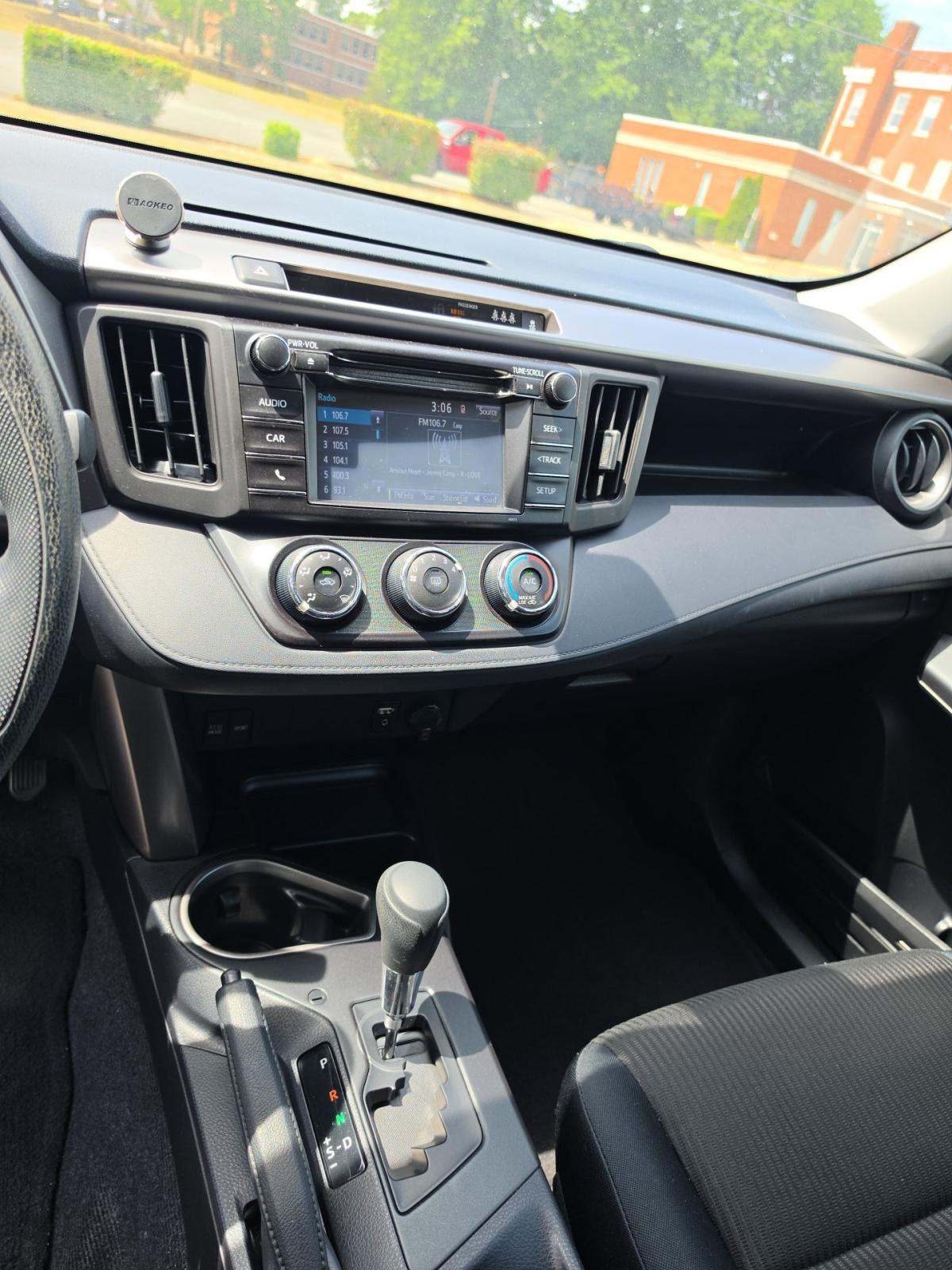 2017 Toyota RAV4 LE FWD