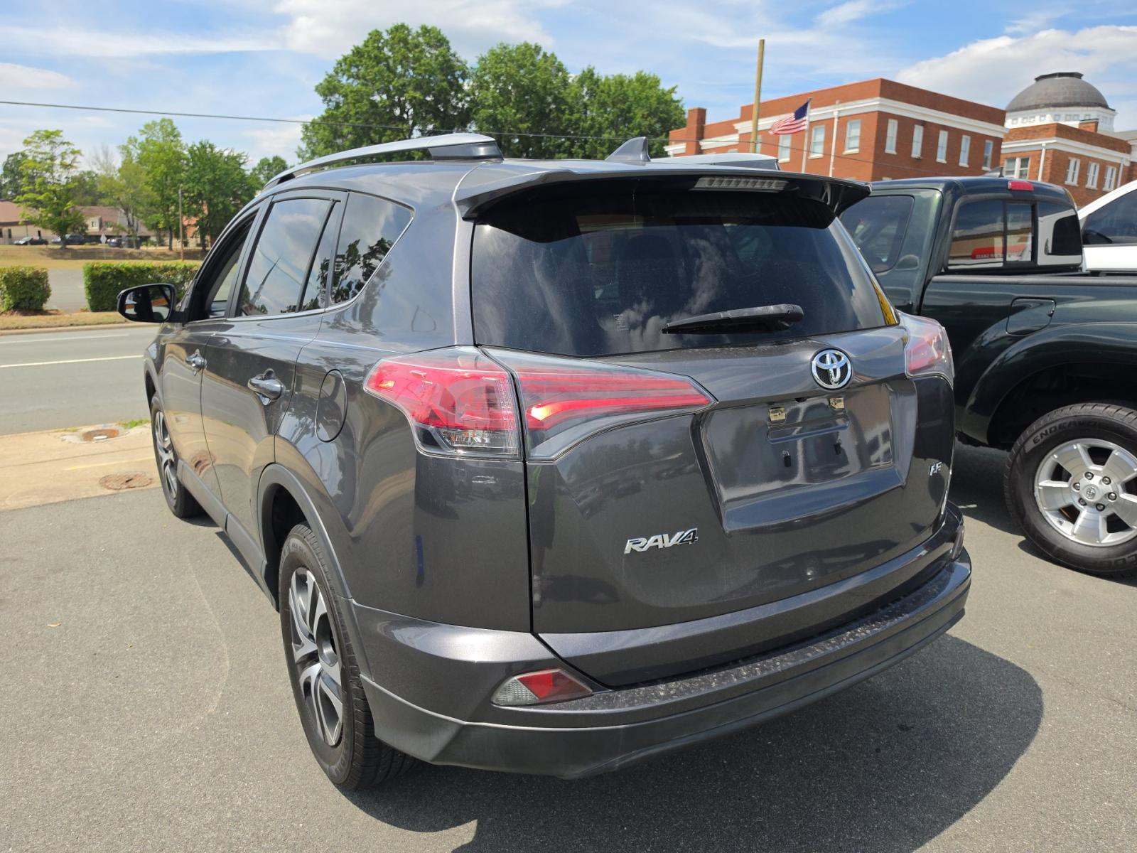 2017 Toyota RAV4 LE FWD