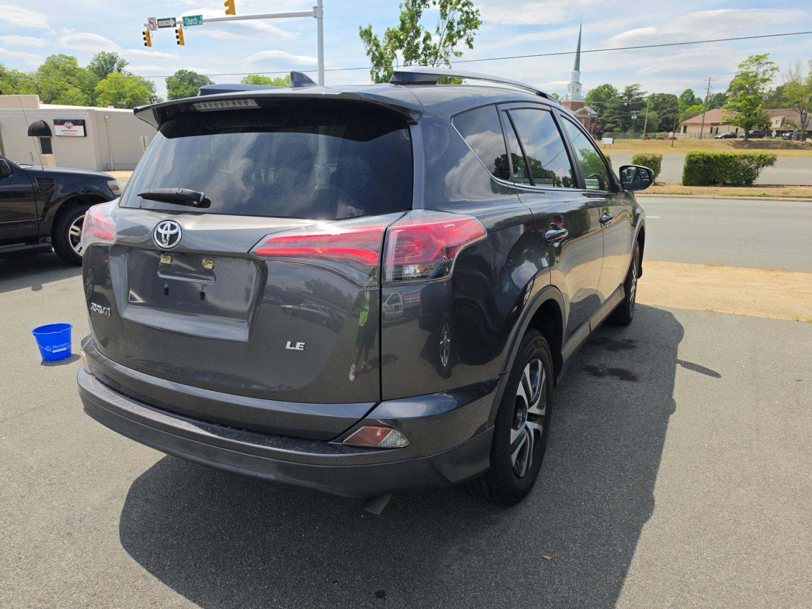 2017 Toyota RAV4 LE FWD