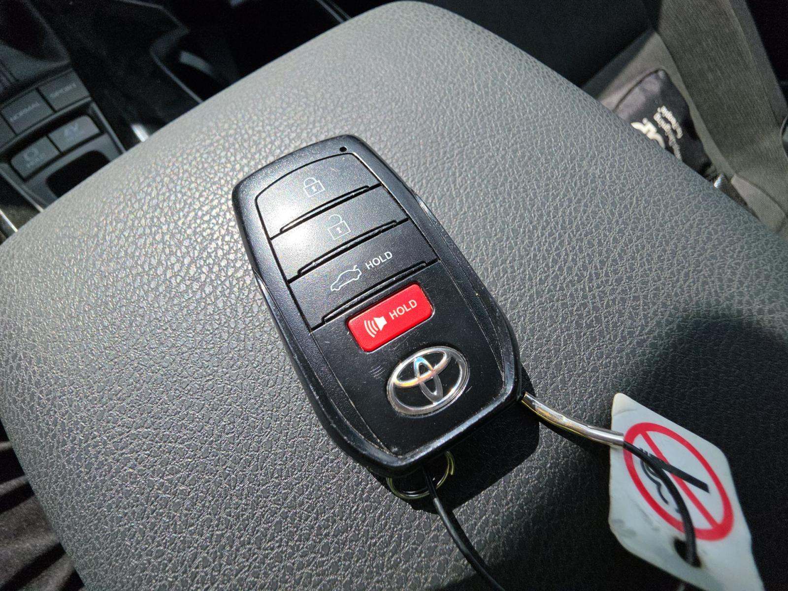 TOYOTA CAMRY - 4