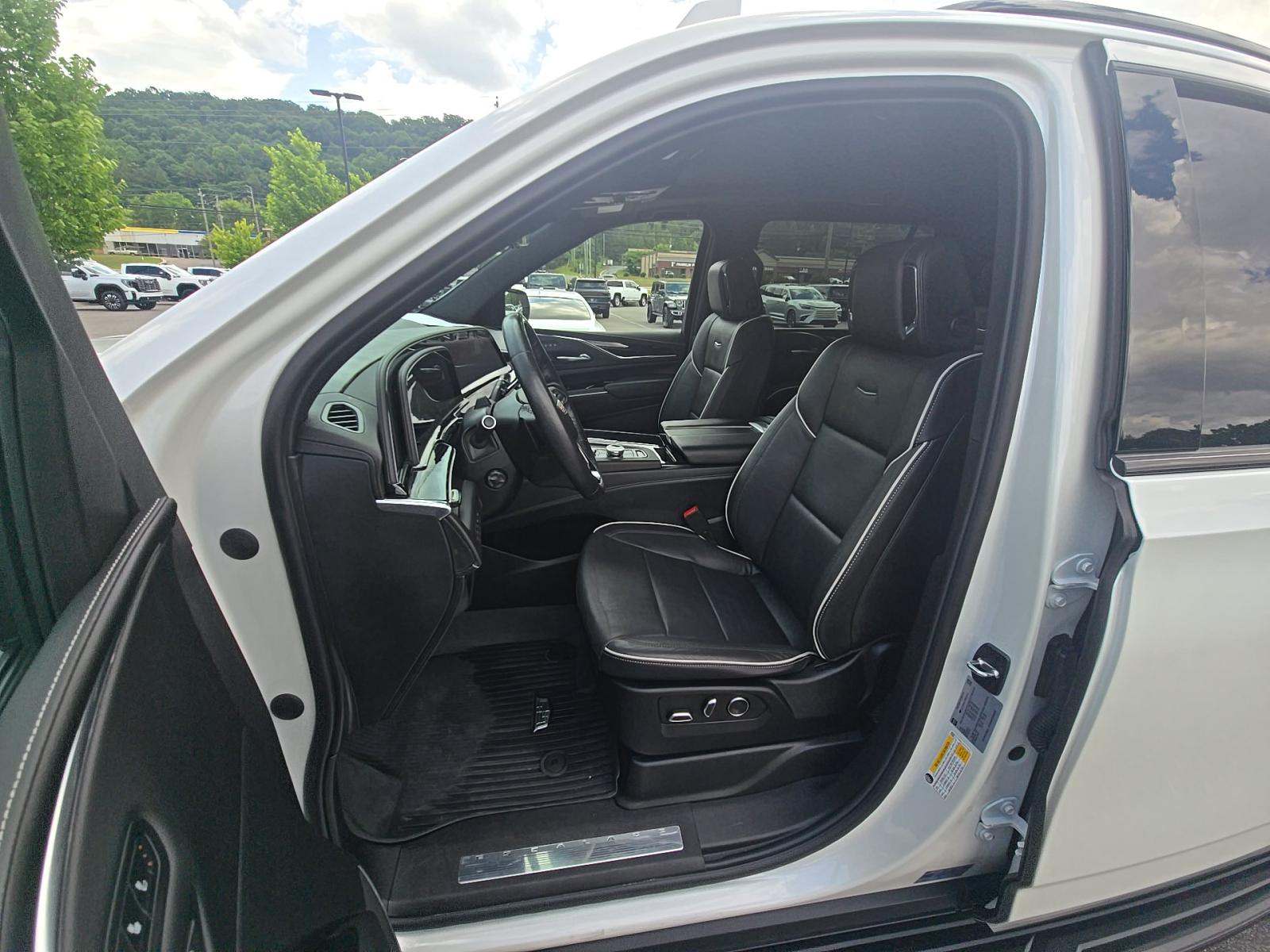 2023 Cadillac Escalade ESV Sport AWD