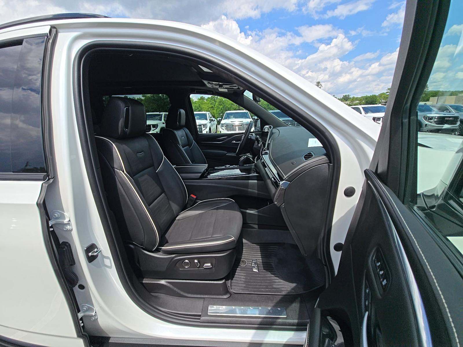 2023 Cadillac Escalade ESV Sport AWD