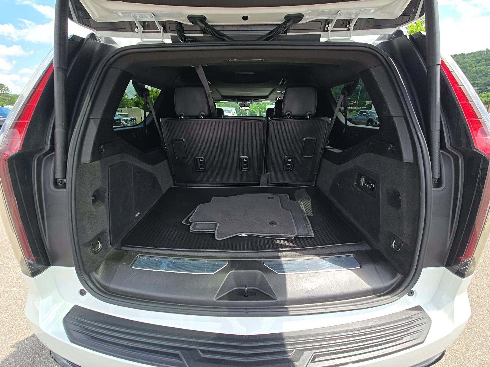 2023 Cadillac Escalade ESV Sport AWD