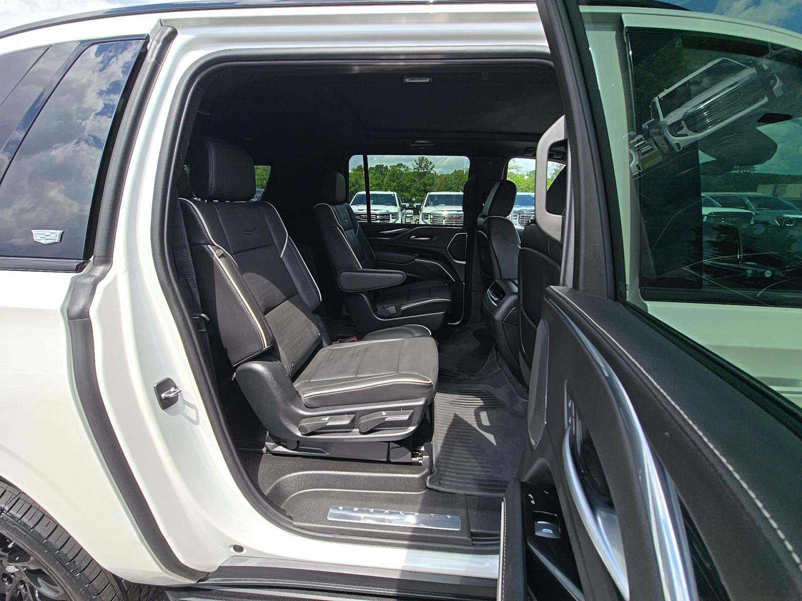 2023 Cadillac Escalade ESV Sport AWD