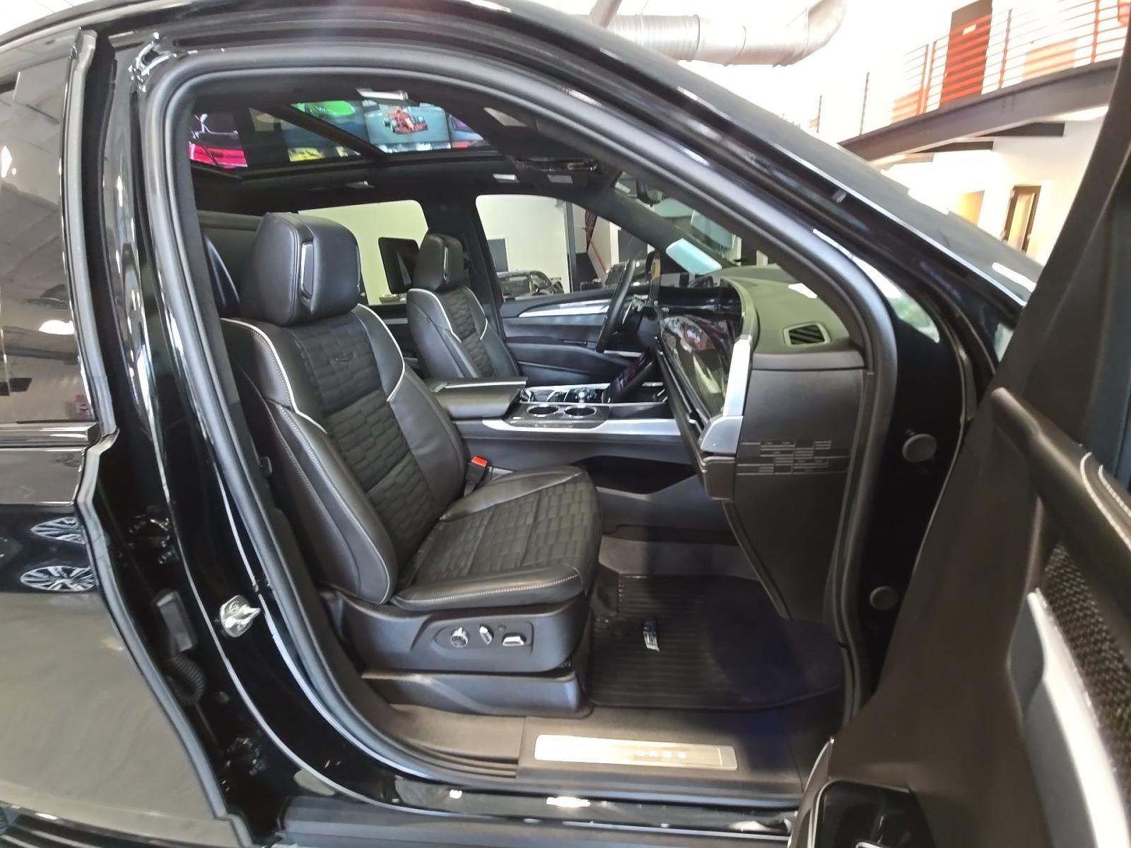 2025 Cadillac Escalade V-Series AWD