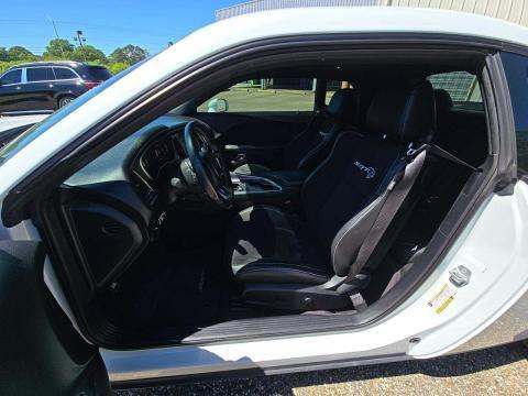 DODGE SRT HELLCAT - 6