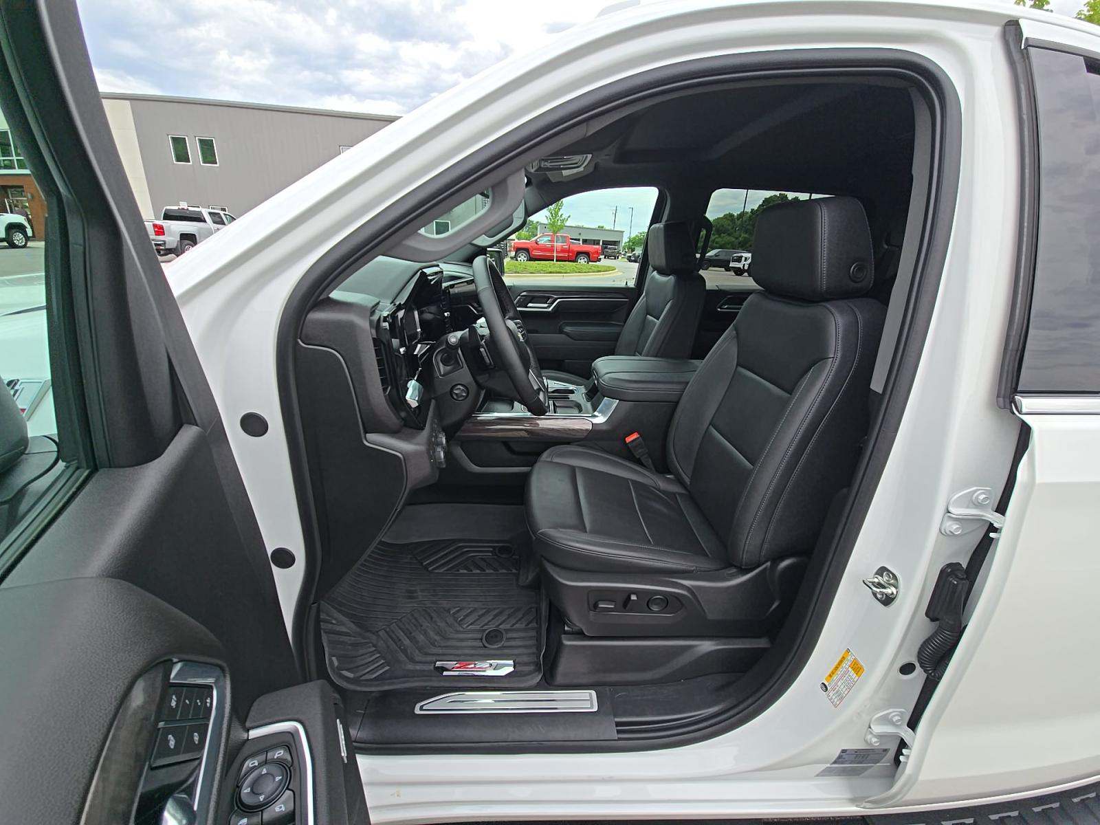 2025 Chevrolet Silverado 1500 LTZ AWD