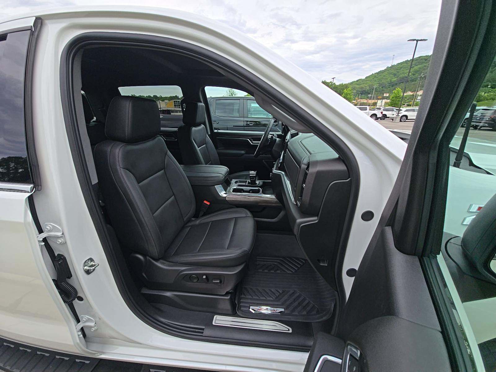 2025 Chevrolet Silverado 1500 LTZ AWD