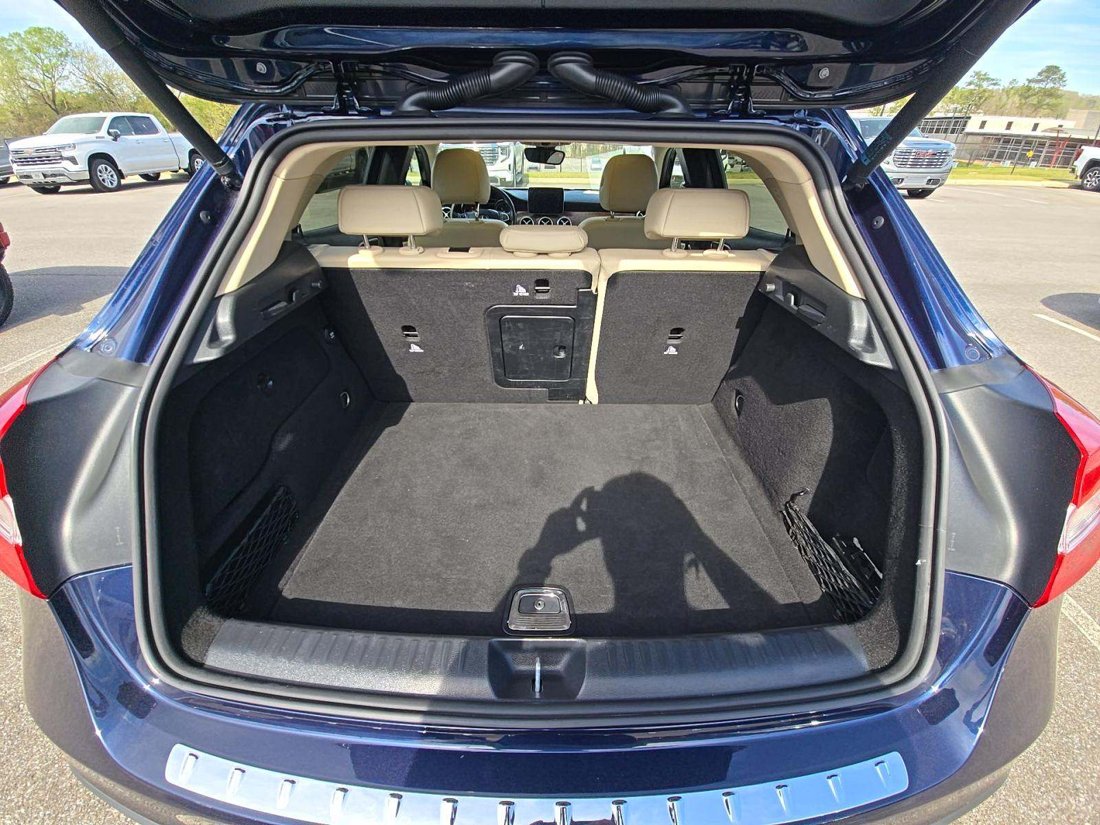 MERCEDES-BENZ GLA-CLASS - 10