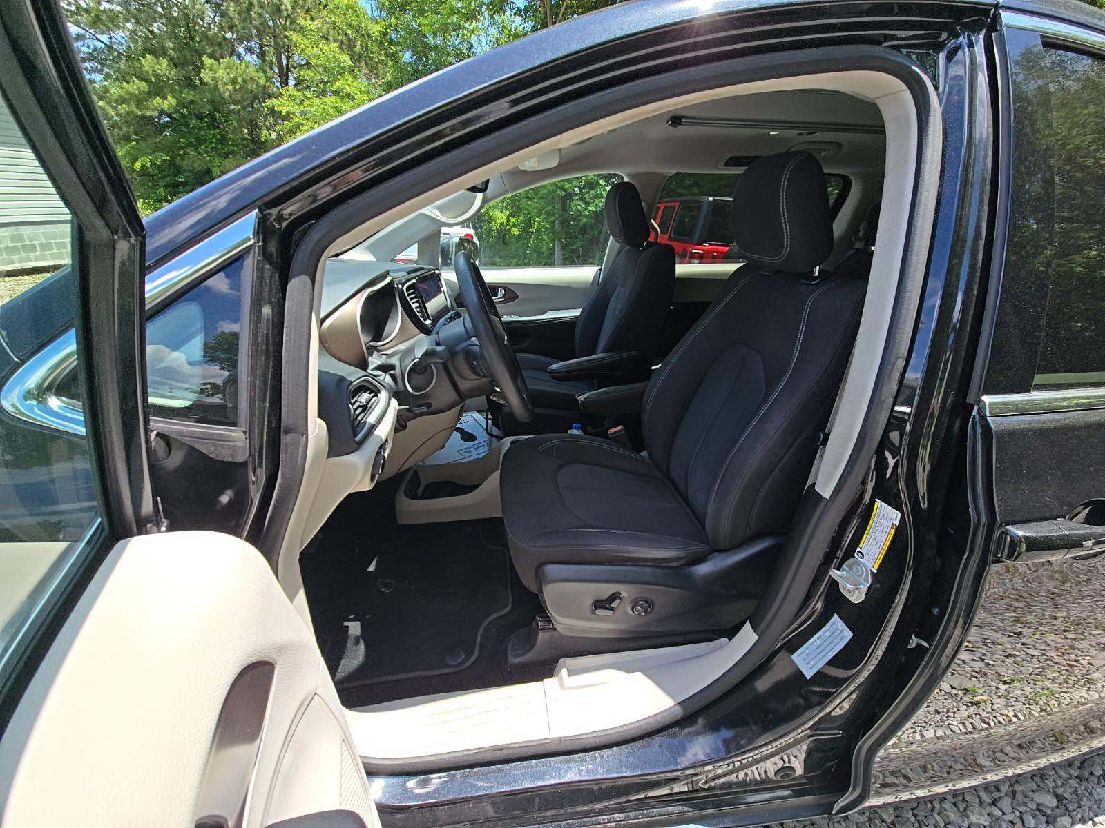 CHRYSLER VOYAGER - 2