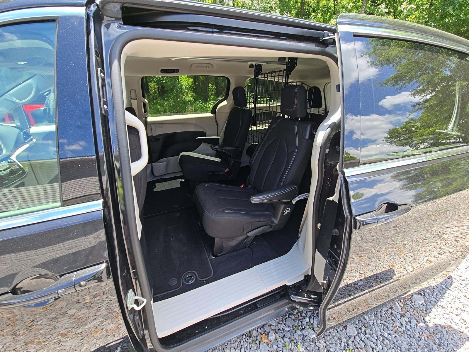 CHRYSLER VOYAGER - 9
