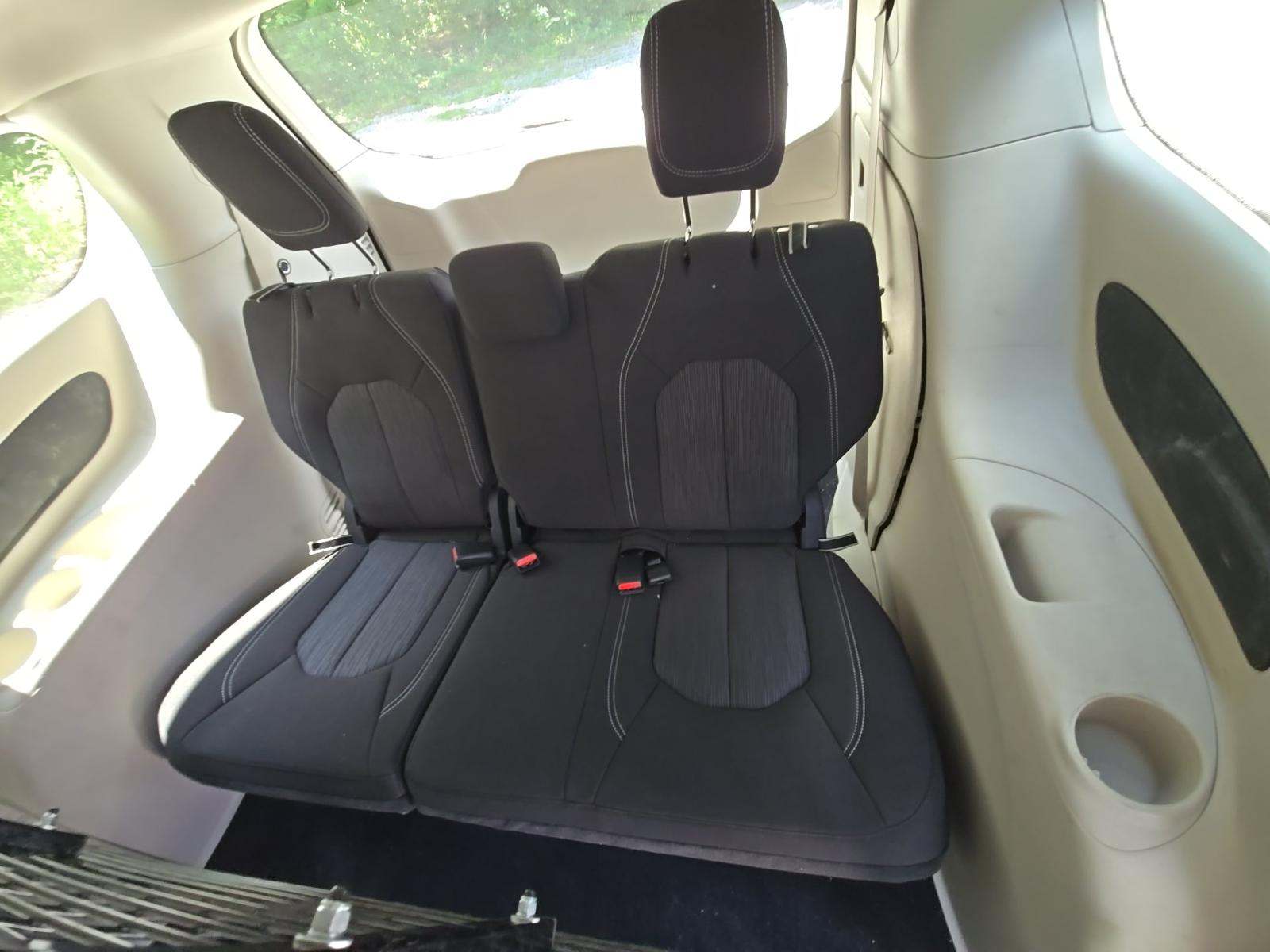 CHRYSLER VOYAGER - 10