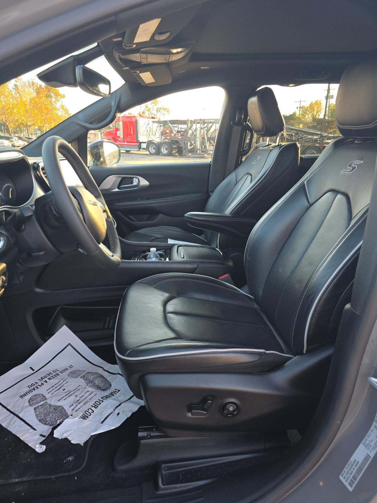 2025 Chrysler Pacifica Limited FWD