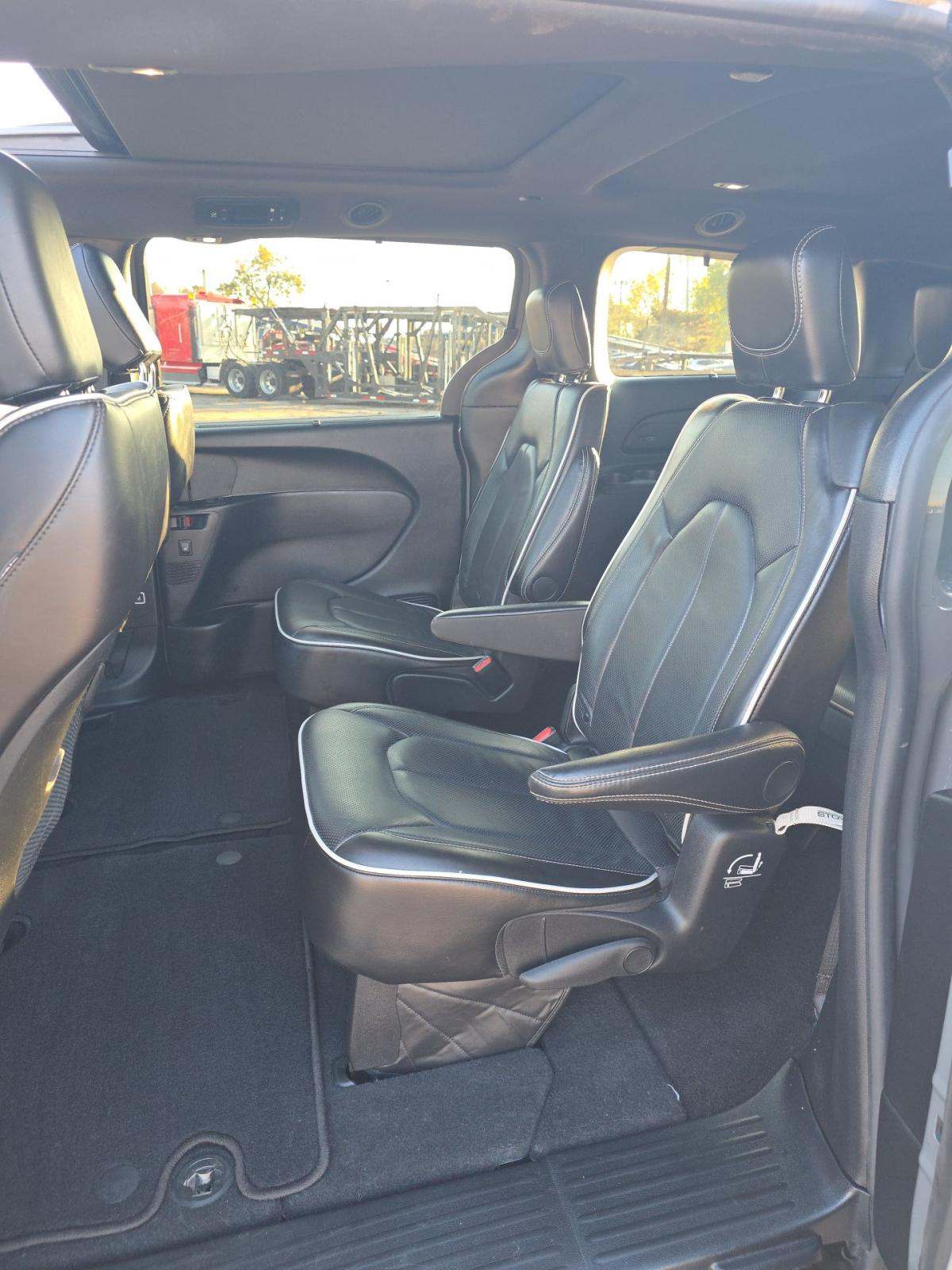 2025 Chrysler Pacifica Limited FWD