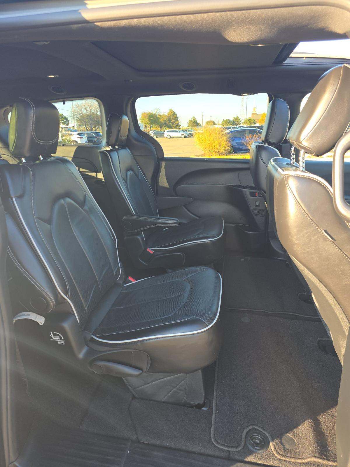 2025 Chrysler Pacifica Limited FWD