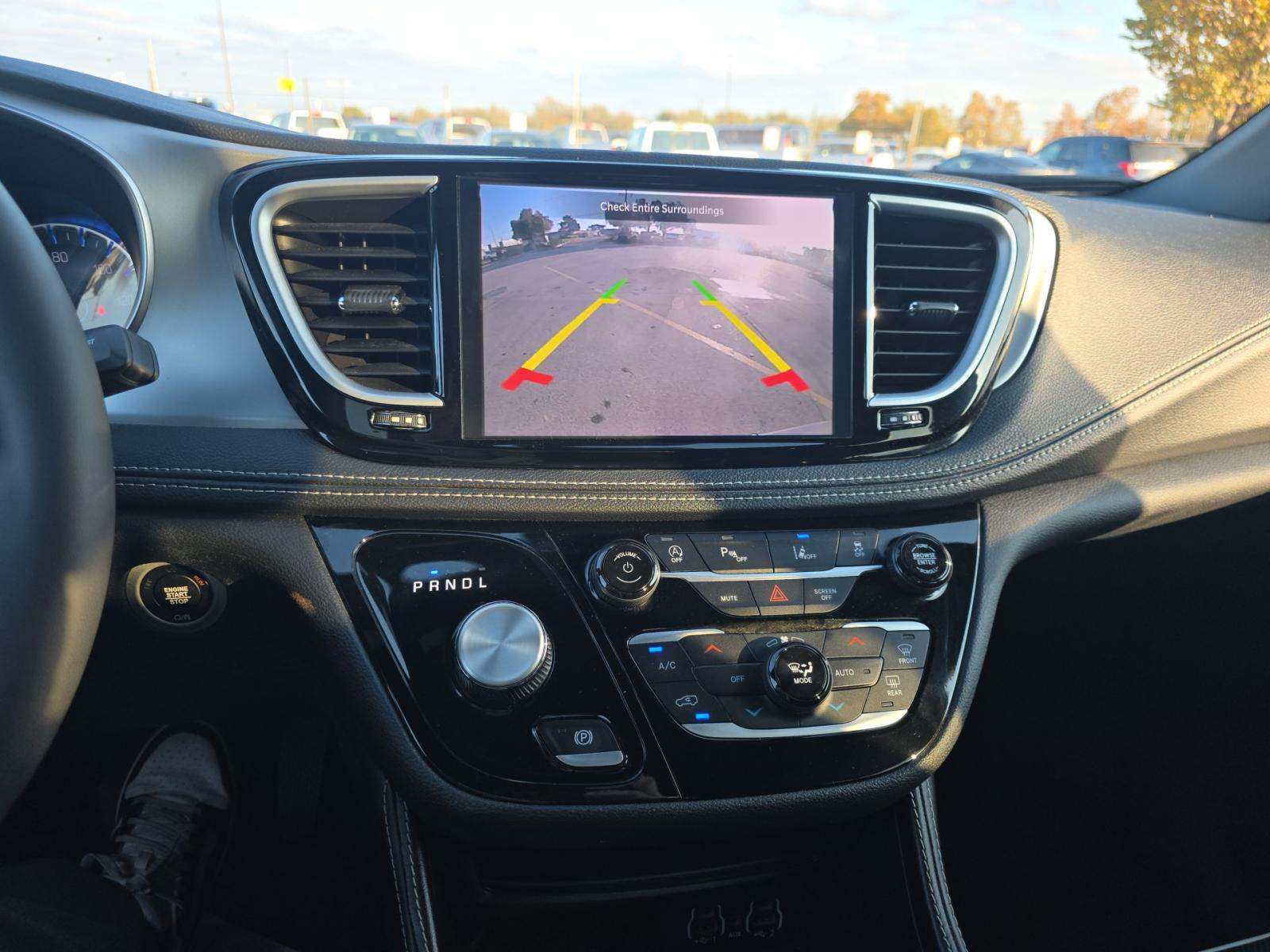 2025 Chrysler Pacifica Limited FWD